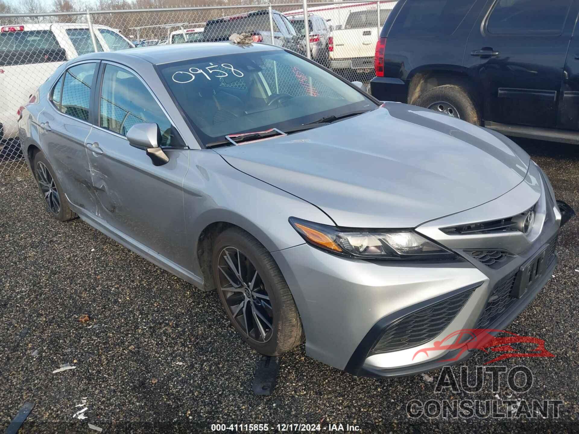 TOYOTA CAMRY 2021 - 4T1G11AK8MU520958