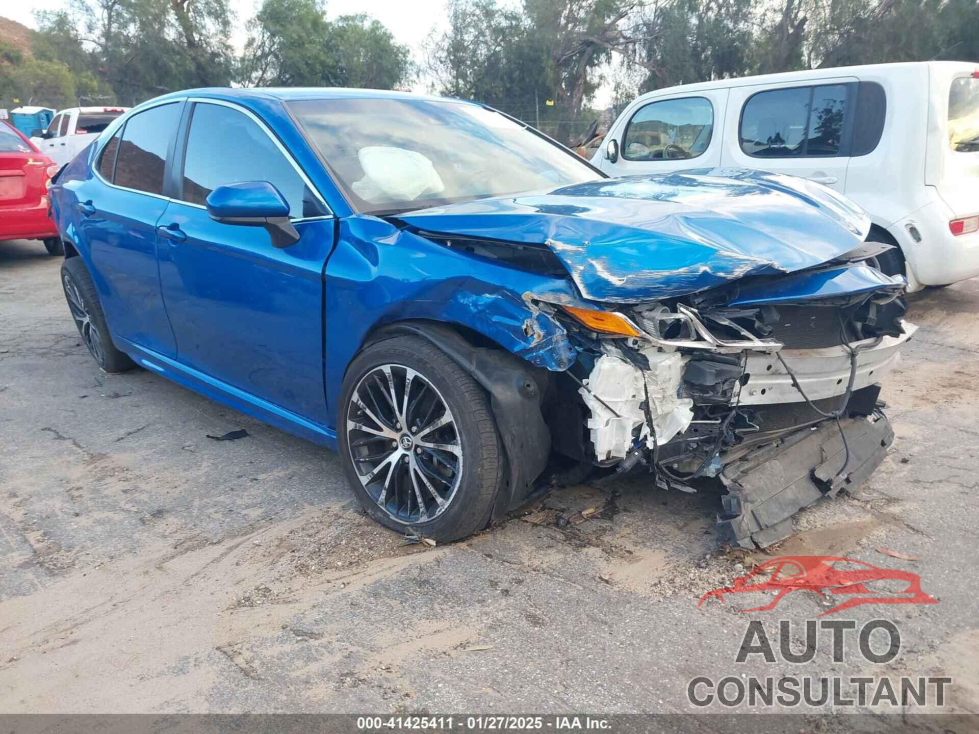 TOYOTA CAMRY 2018 - 4T1B11HK6JU010202