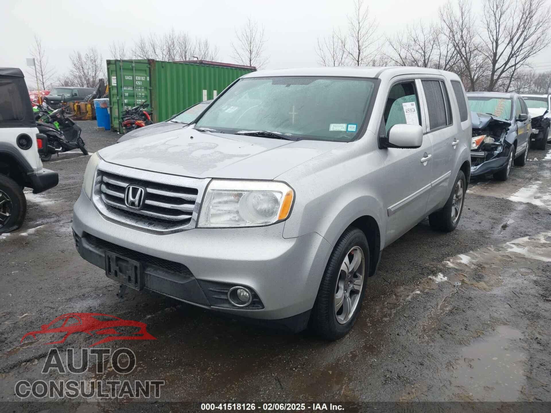 HONDA PILOT 2015 - 5FNYF4H30FB054237