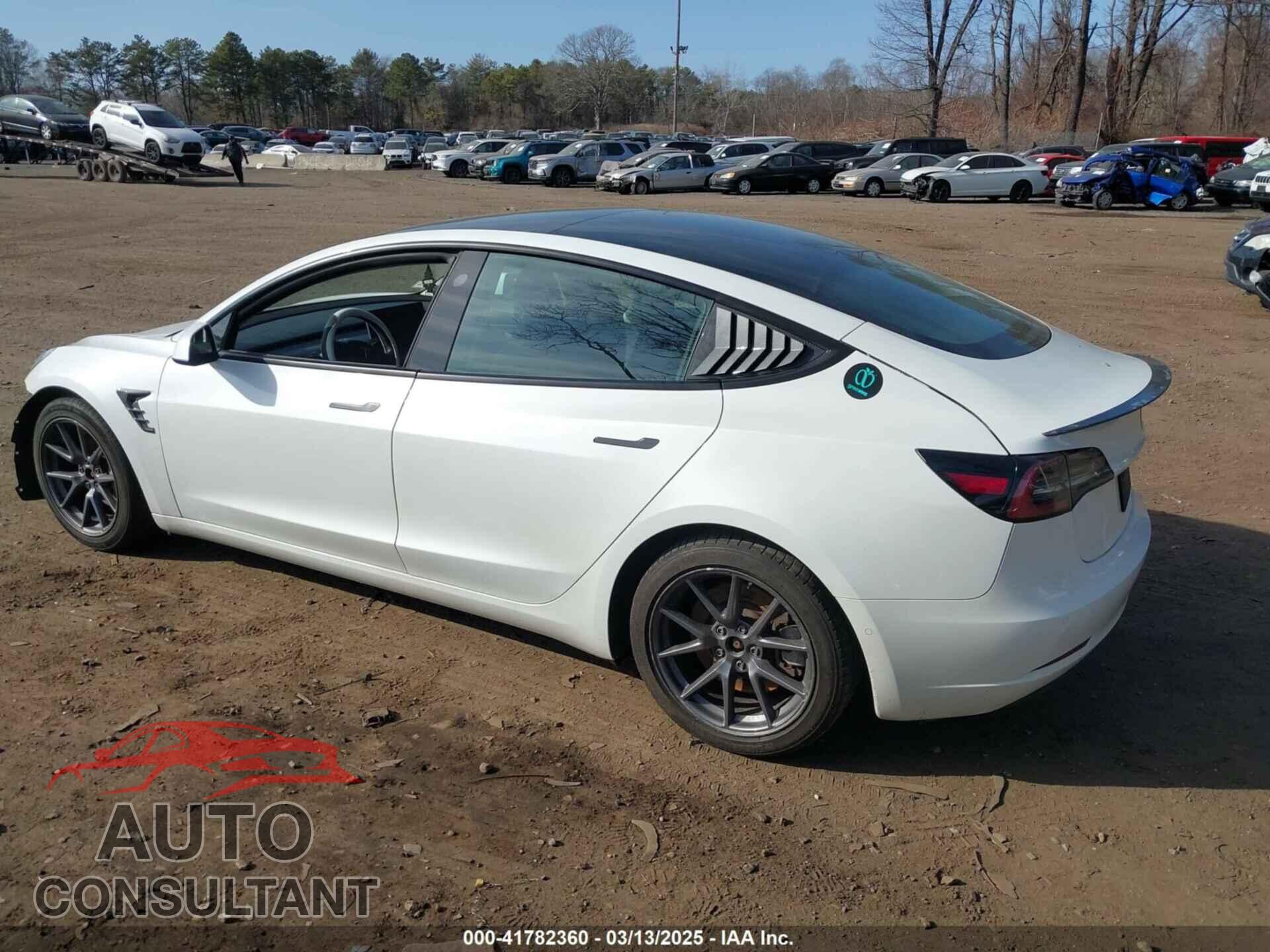 TESLA MODEL 3 2021 - 5YJ3E1EB2MF858267