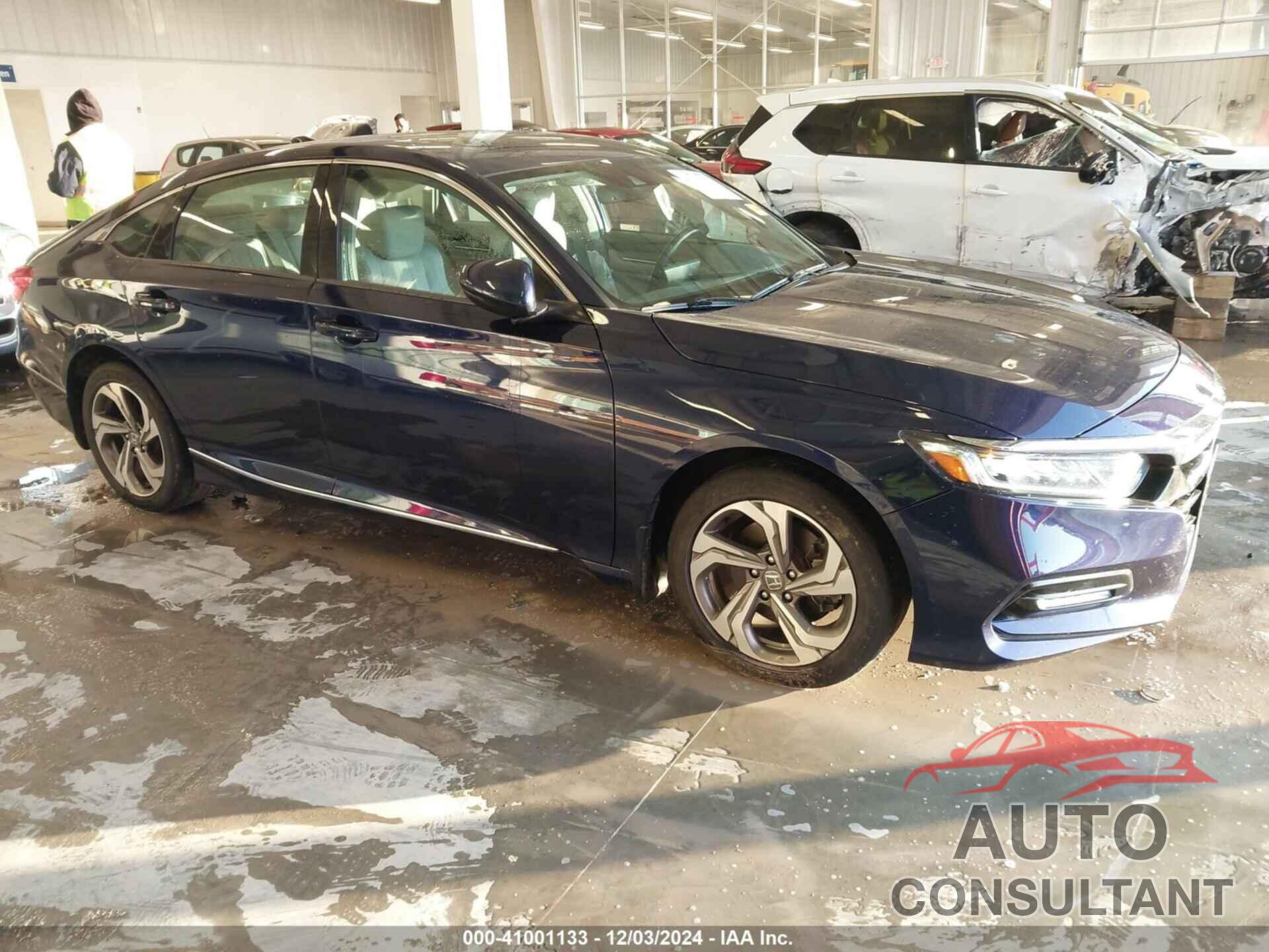 HONDA ACCORD 2018 - 1HGCV2F58JA011564