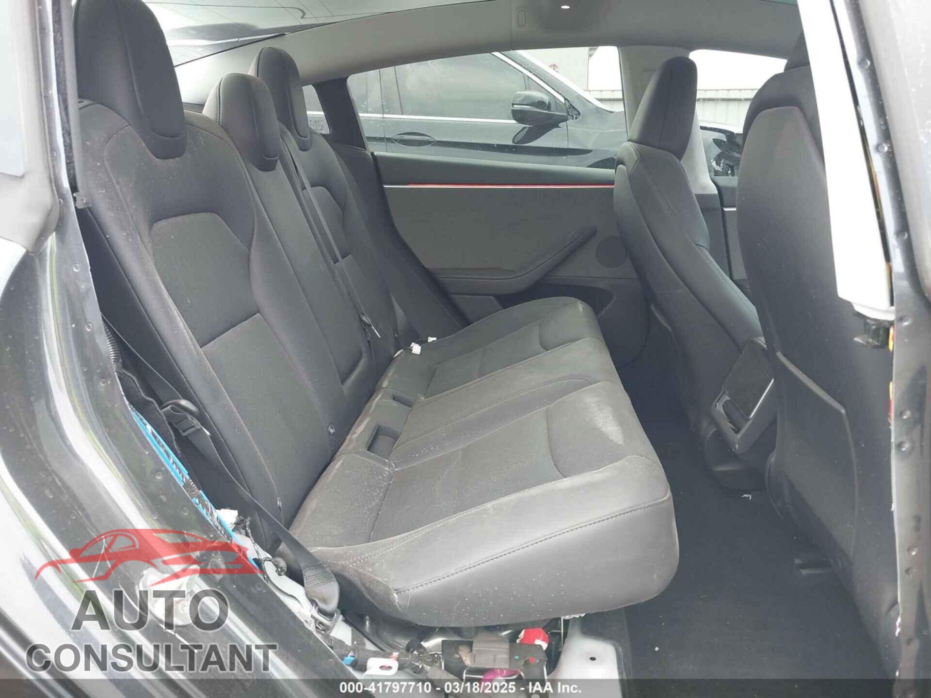 TESLA MODEL 3 2024 - 5YJ3E1EA2RF847638