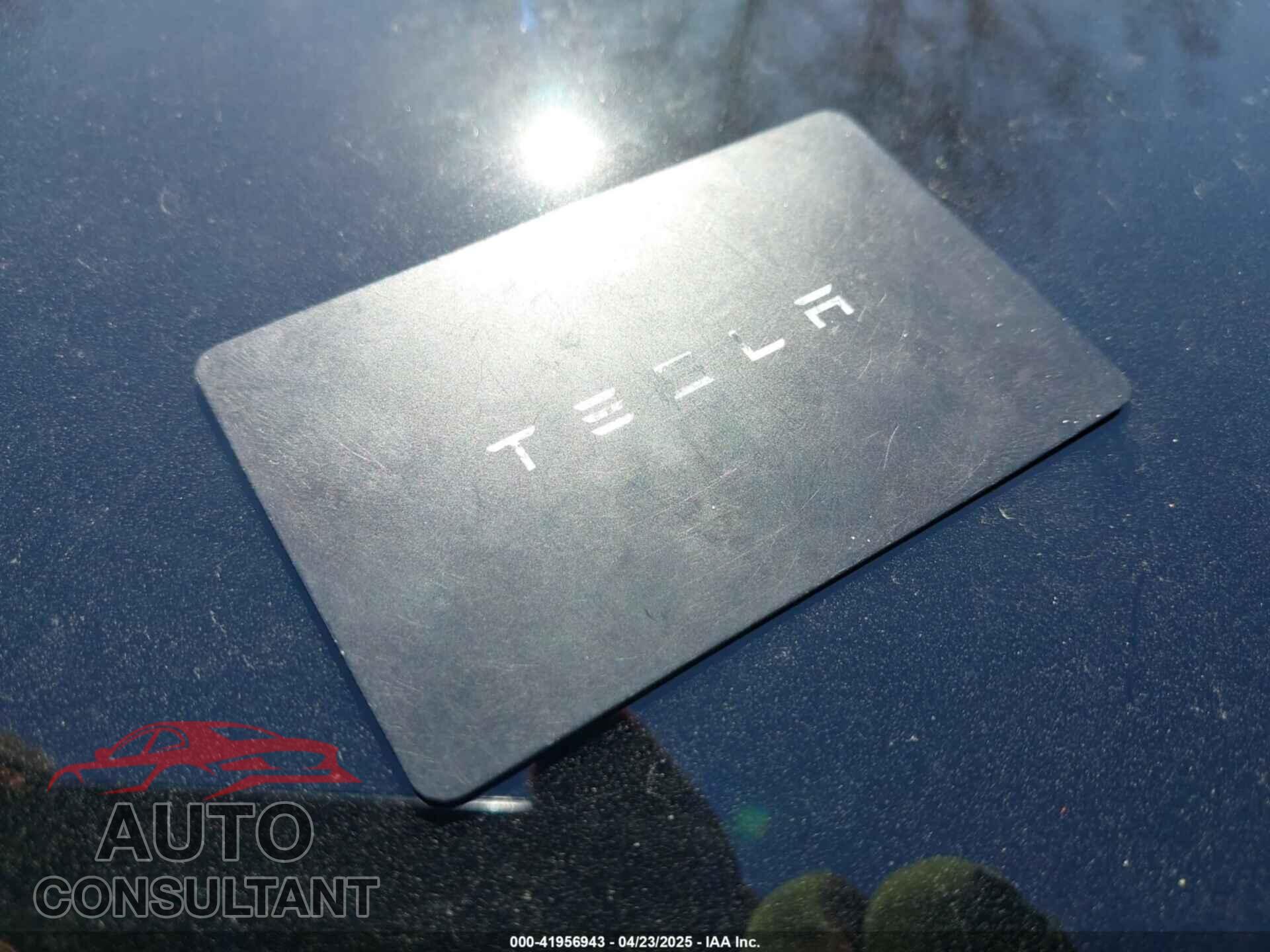 TESLA MODEL 3 2019 - 5YJ3E1EA0KF402451