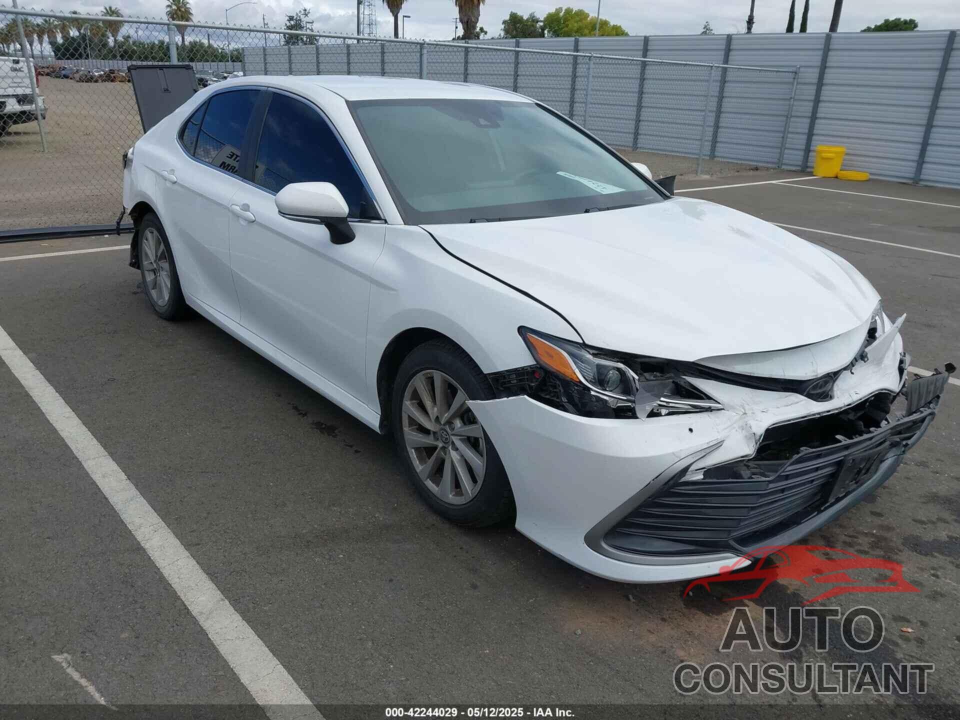 TOYOTA CAMRY 2023 - 4T1R11AK4PU801765