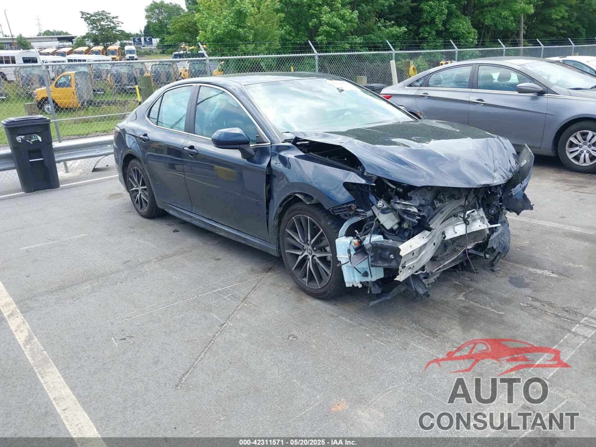 TOYOTA CAMRY 2021 - 4T1G11AK2MU518543