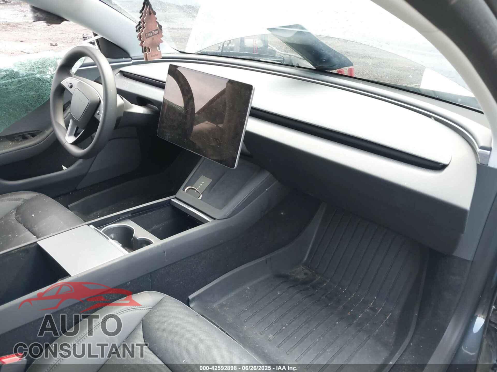 TESLA MODEL 3 2025 - 5YJ3E1EA2SF951939