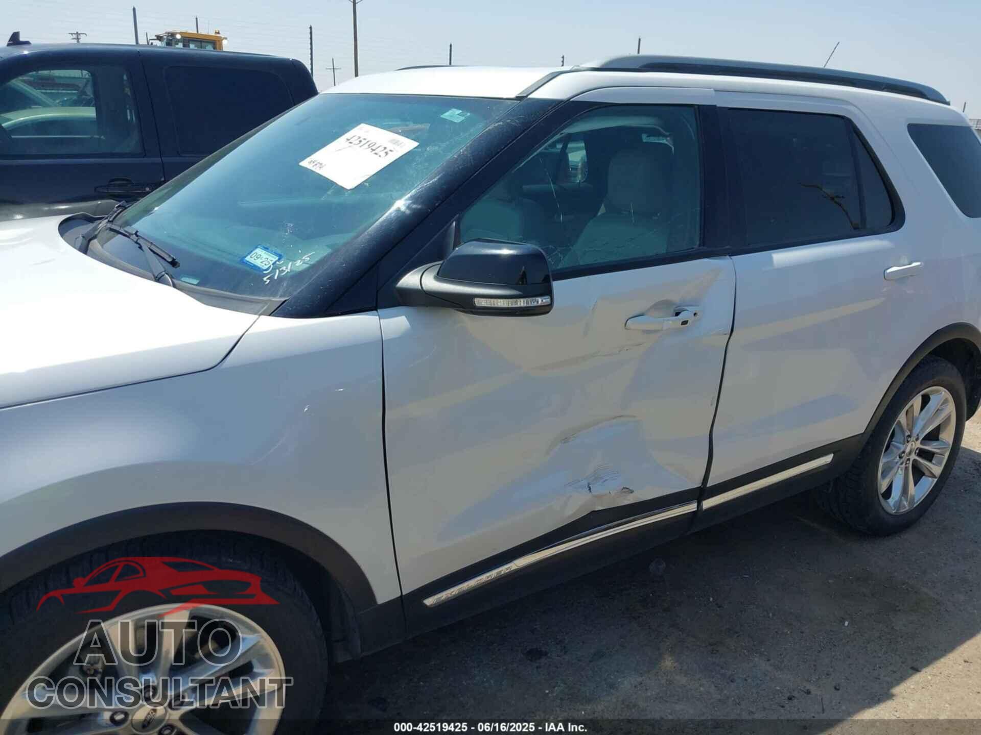 FORD EXPLORER 2018 - 1FM5K7D80JGB55452