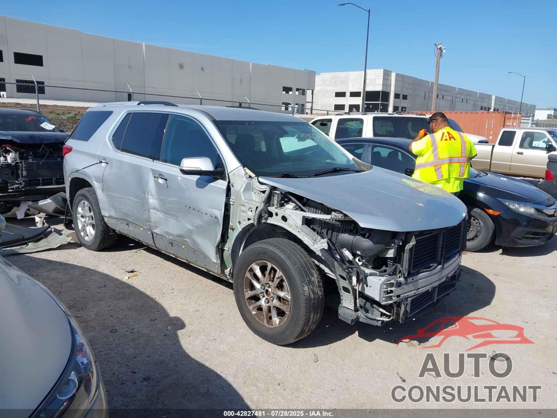 CHEVROLET TRAVERSE 2018 - 1GNERGKW0JJ153194