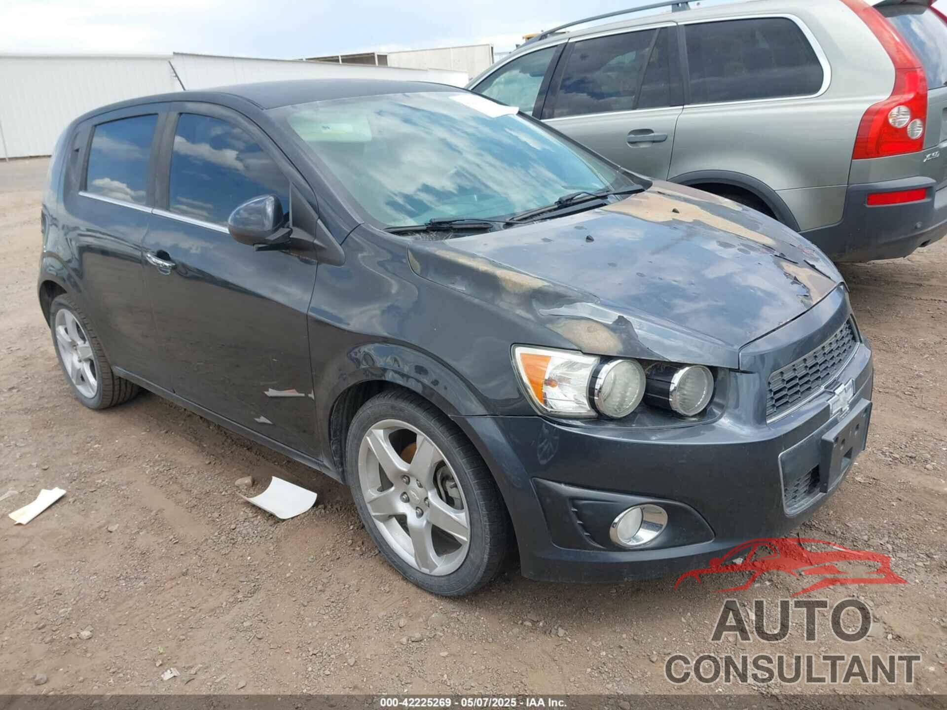 CHEVROLET SONIC 2015 - 1G1JE6SB1F4202251