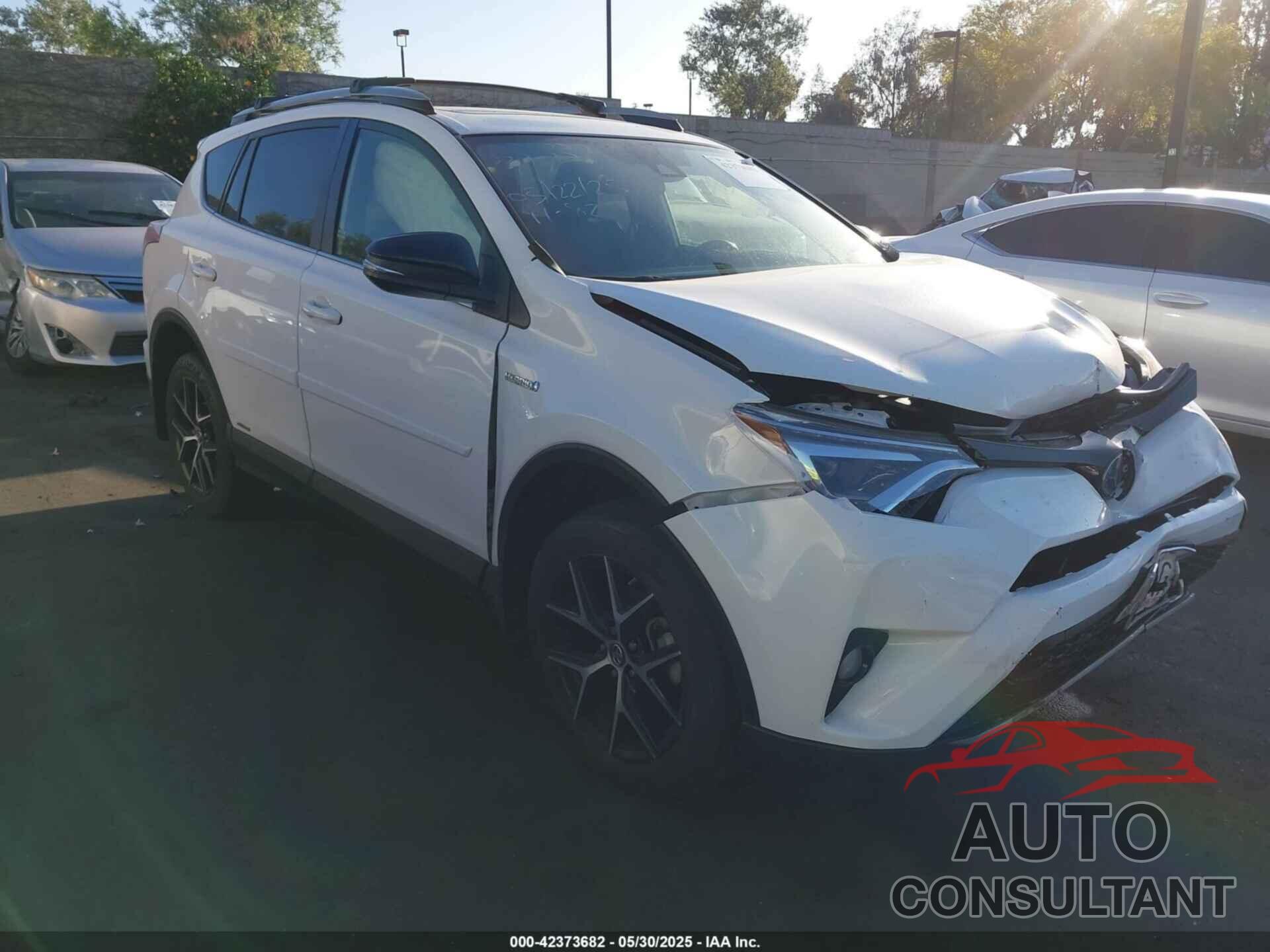 TOYOTA RAV4 HYBRID 2018 - JTMJJREVXJD228530
