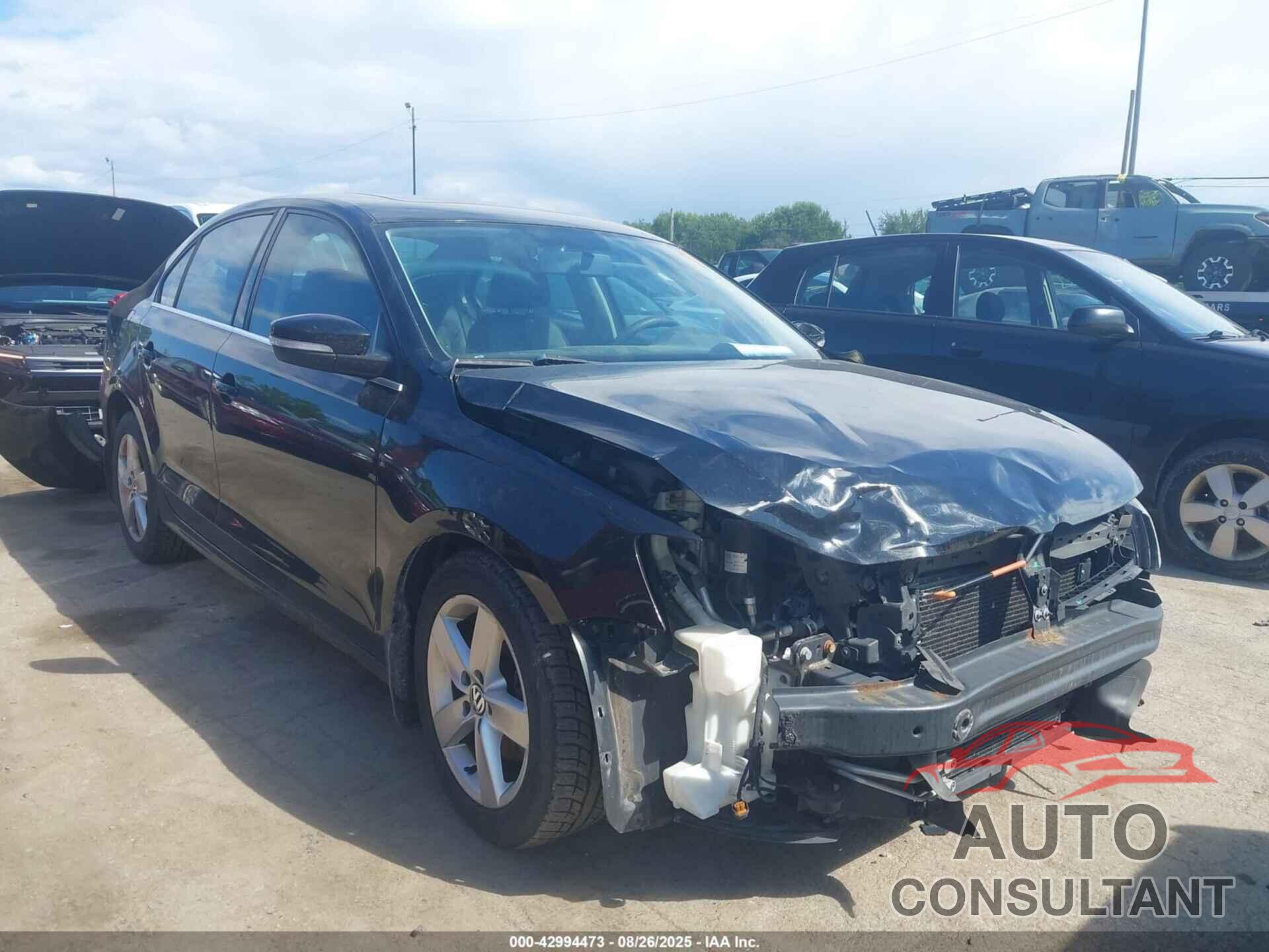 VOLKSWAGEN JETTA 2011 - 3VWLL7AJ4BM100877