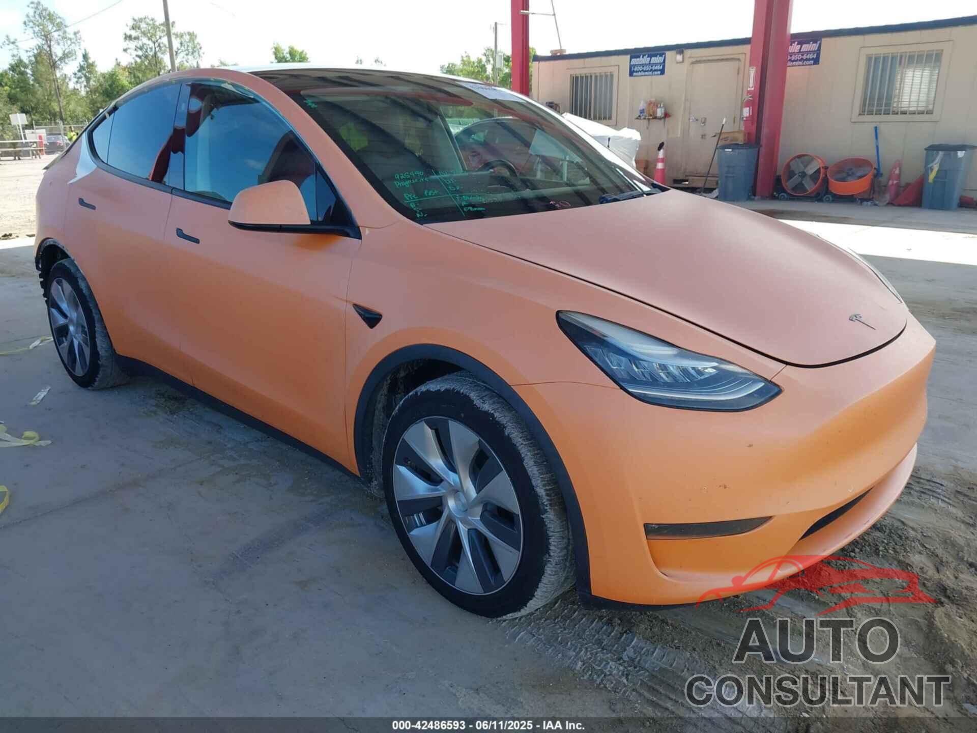TESLA MODEL Y 2020 - 5YJYGDEE6LF030717