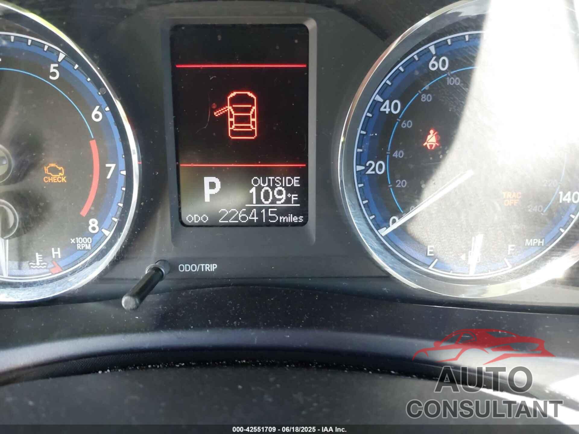 TOYOTA COROLLA 2017 - 5YFBURHE7HP616233