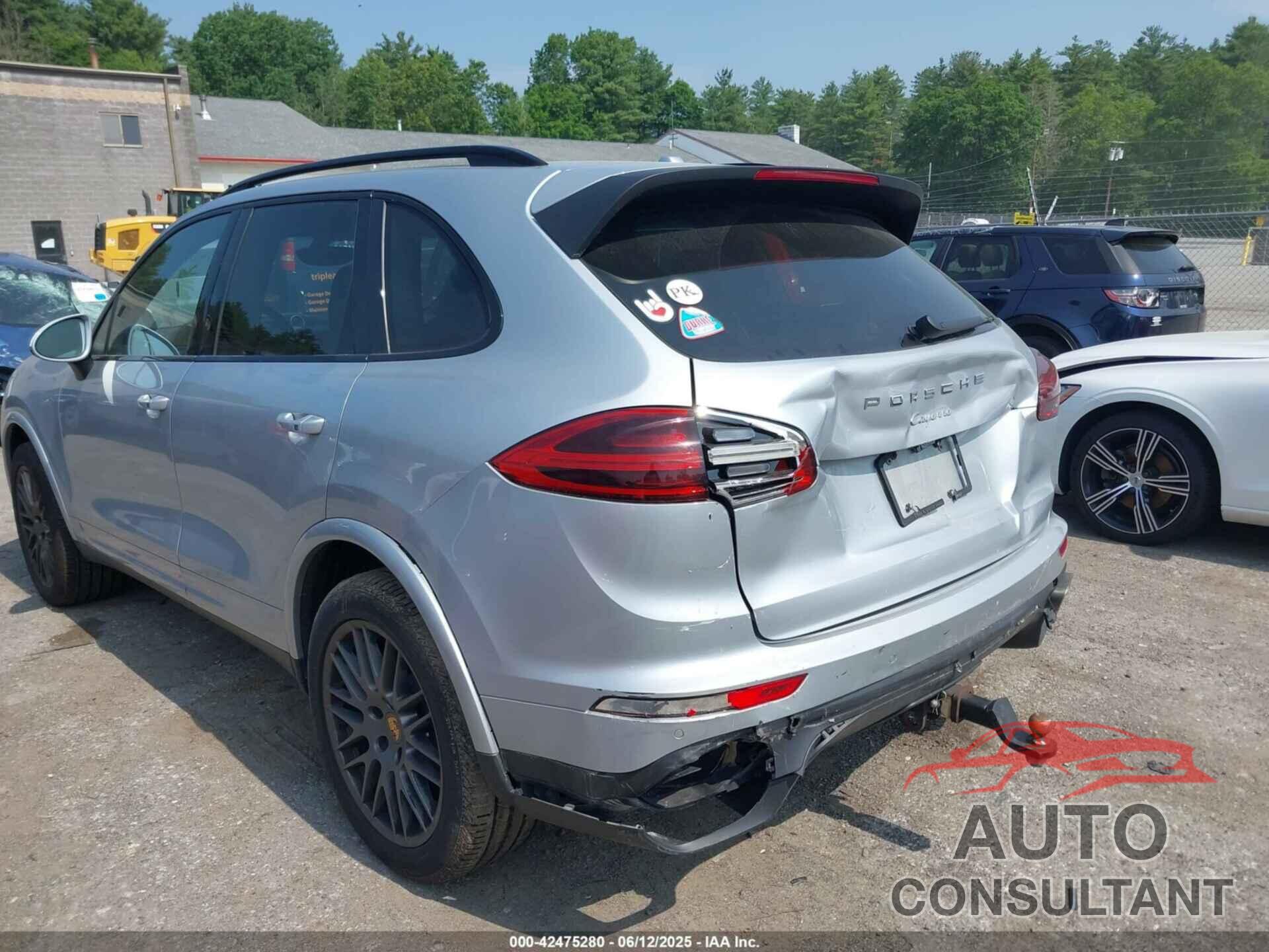 PORSCHE CAYENNE 2018 - WP1AA2A24JKA07227