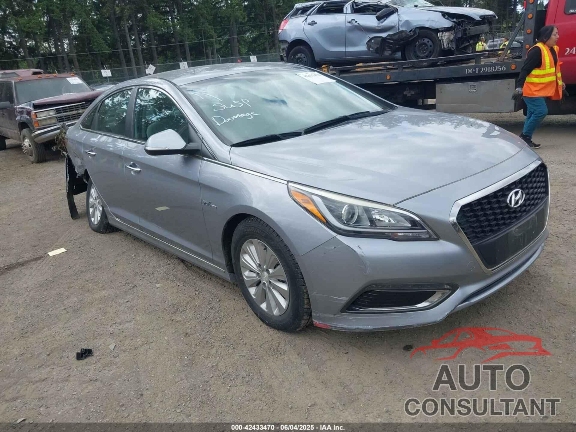 HYUNDAI SONATA HYBRID 2016 - KMHE24L13GA011389