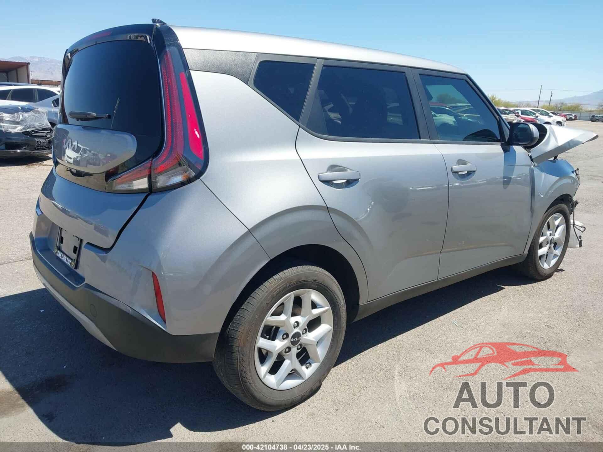 KIA SOUL 2023 - KNDJ23AU5P7888652