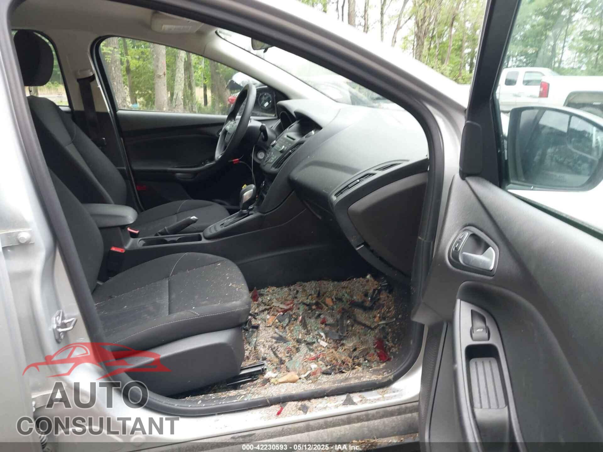 FORD FOCUS 2017 - 1FADP3F2XHL320174