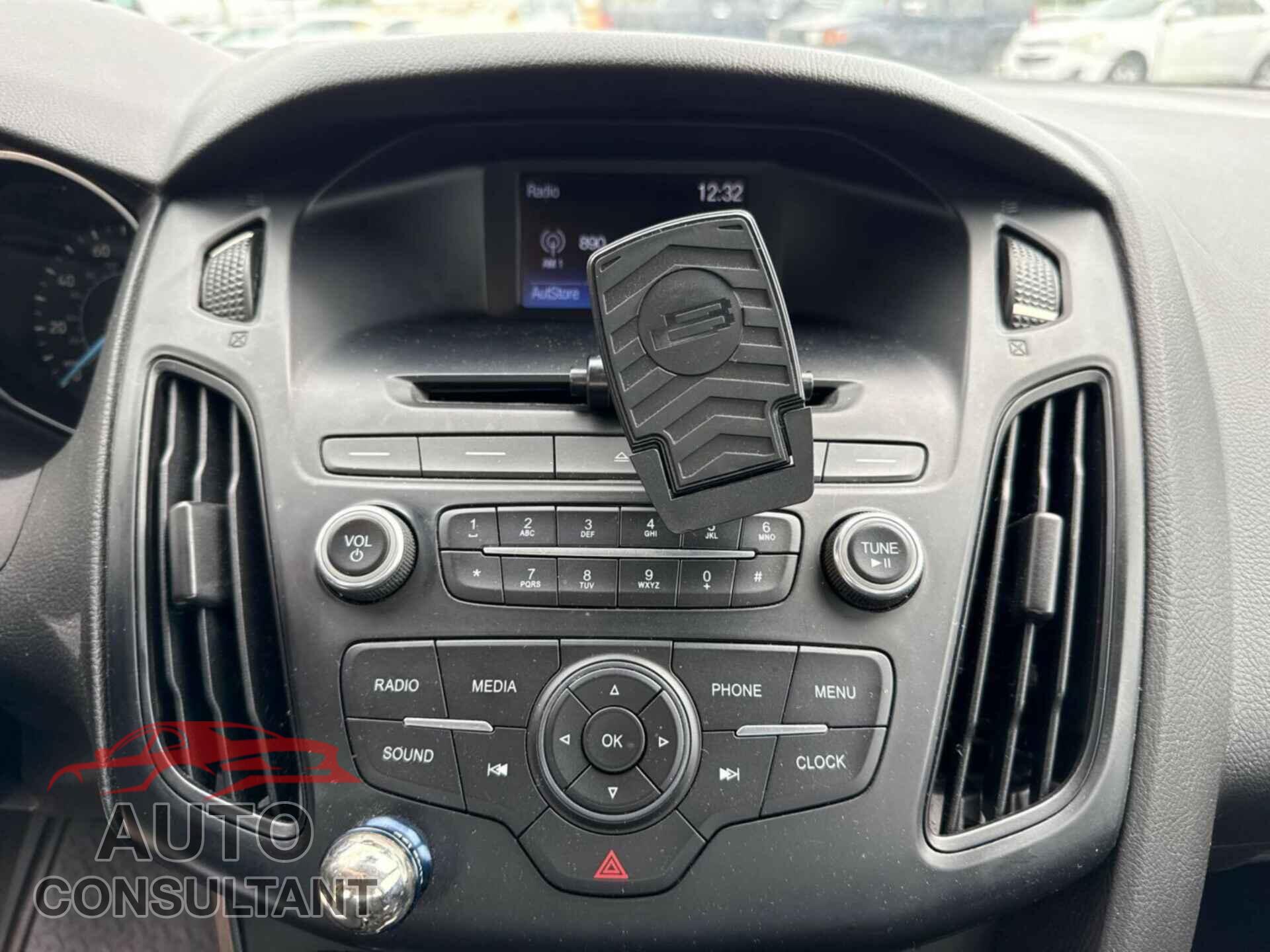 FORD FOCUS 2016 - 1FADP3E26GL311200