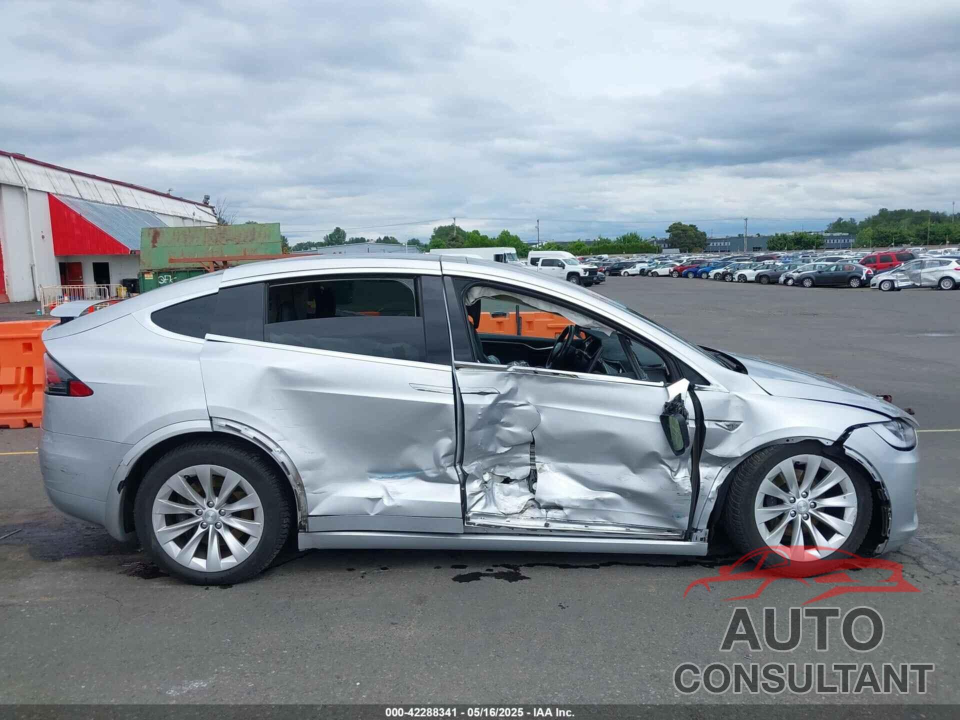 TESLA MODEL X 2016 - 5YJXCBE25GF021479