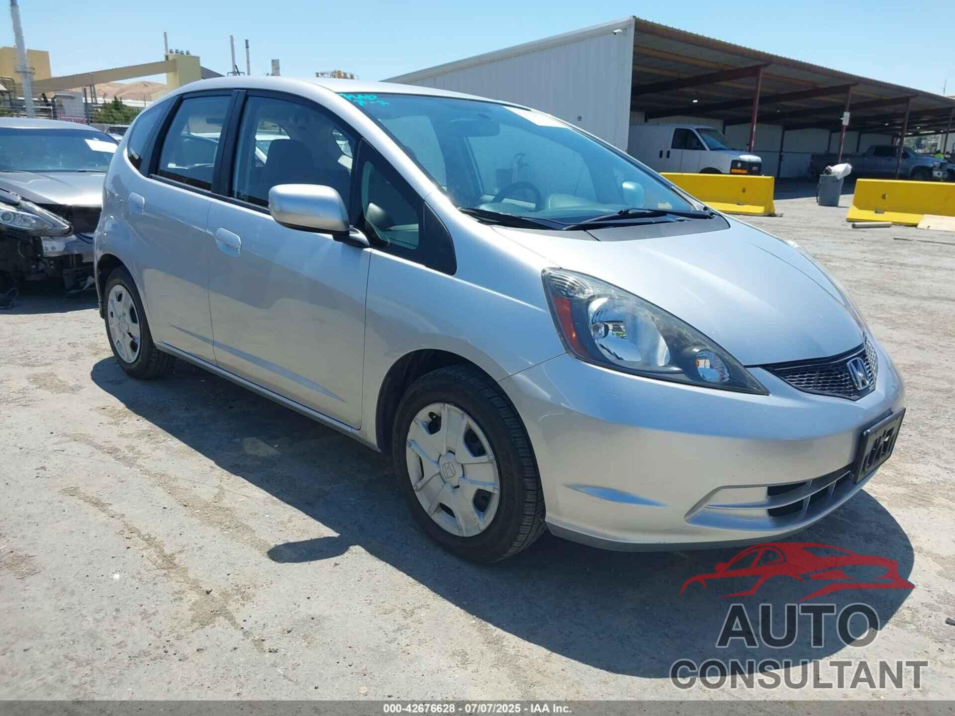 HONDA FIT 2013 - JHMGE8G35DC064665