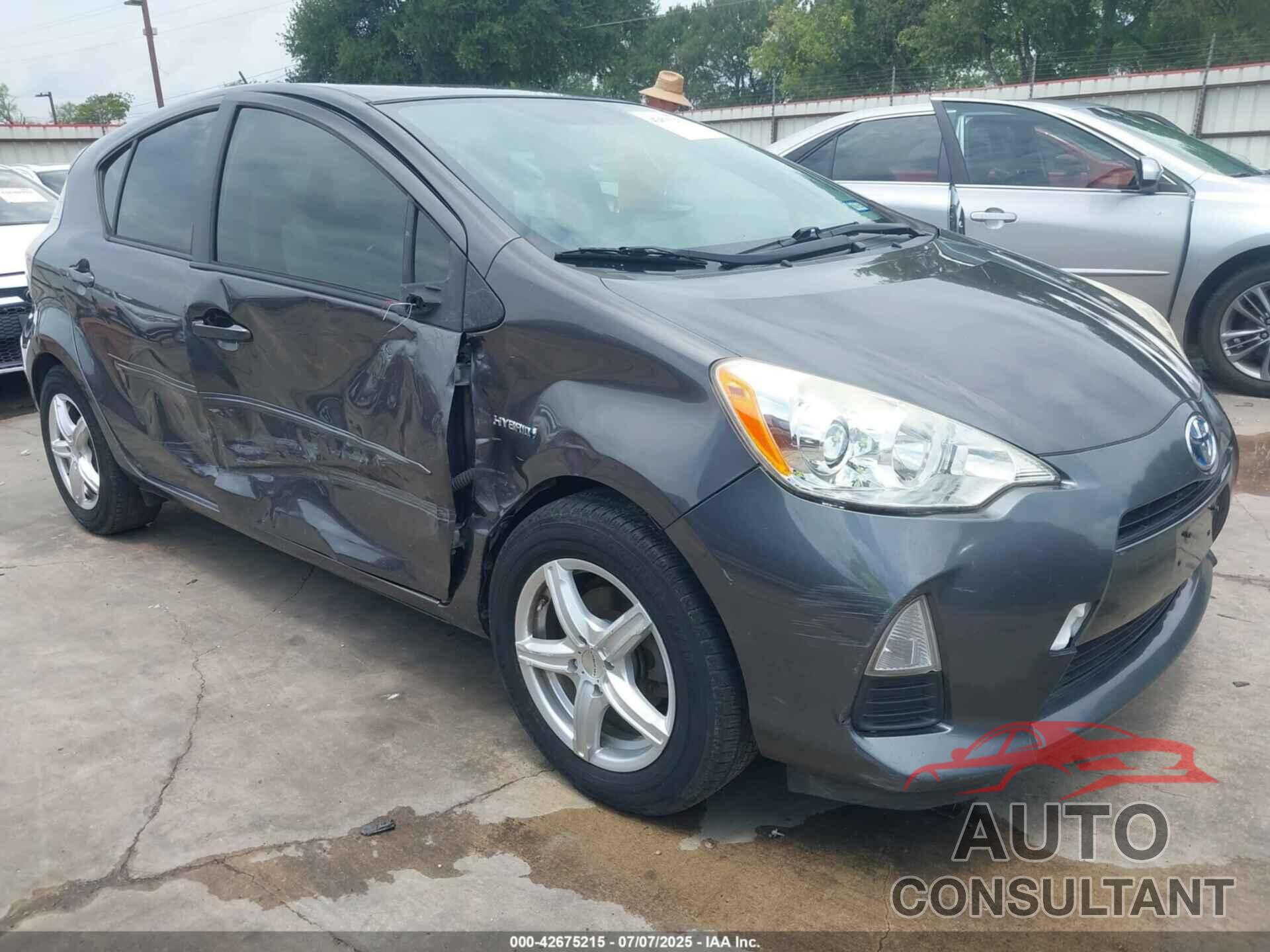 TOYOTA PRIUS C 2014 - JTDKDTB35E1061755