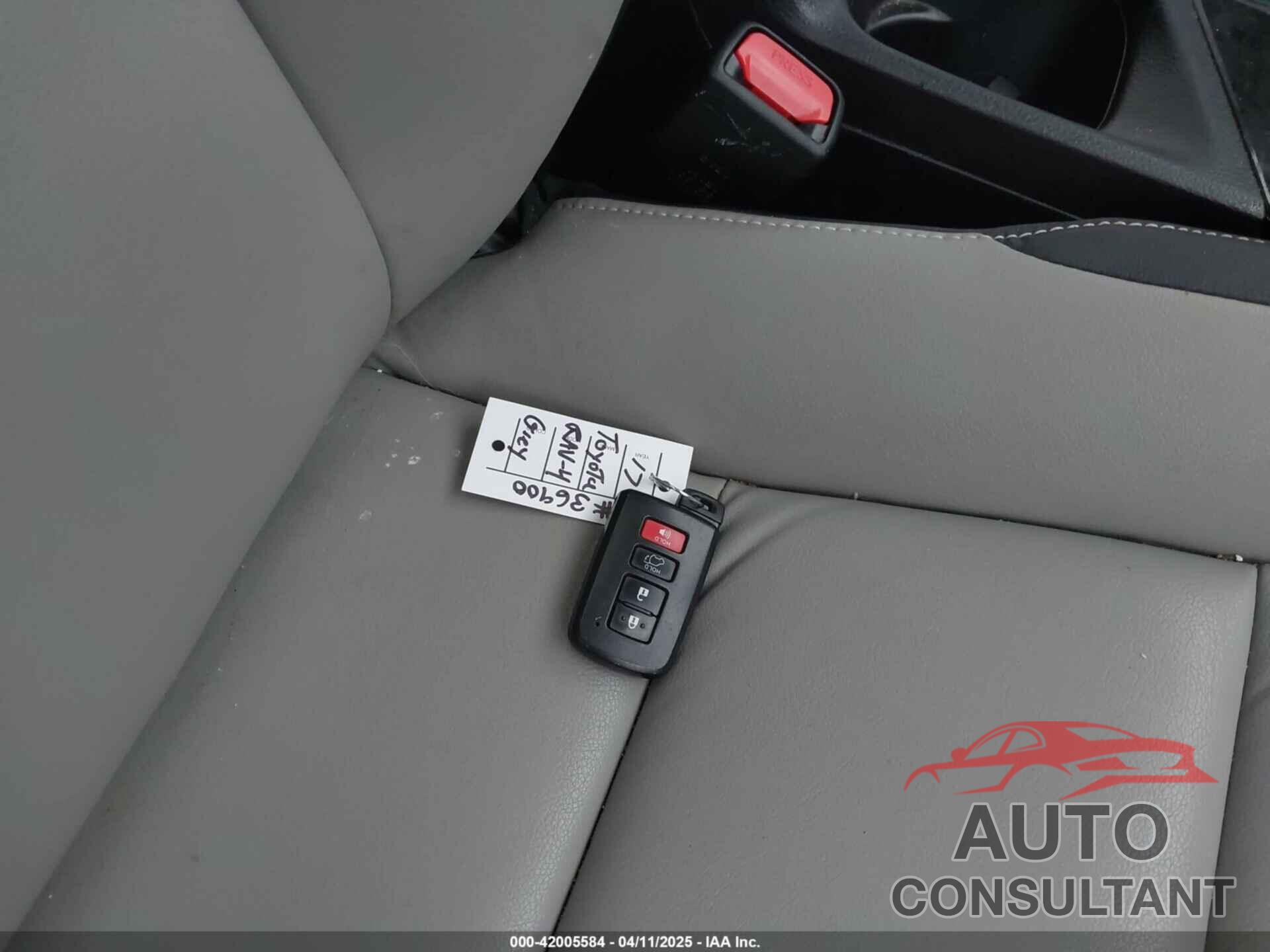 TOYOTA RAV4 2017 - 2T3DFREV4HW576142