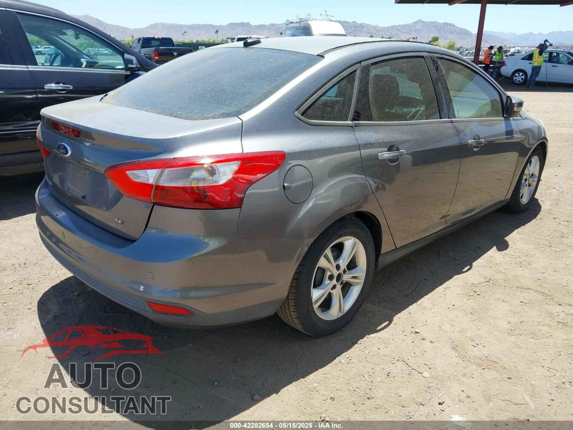 FORD FOCUS 2014 - 1FADP3F24EL230143