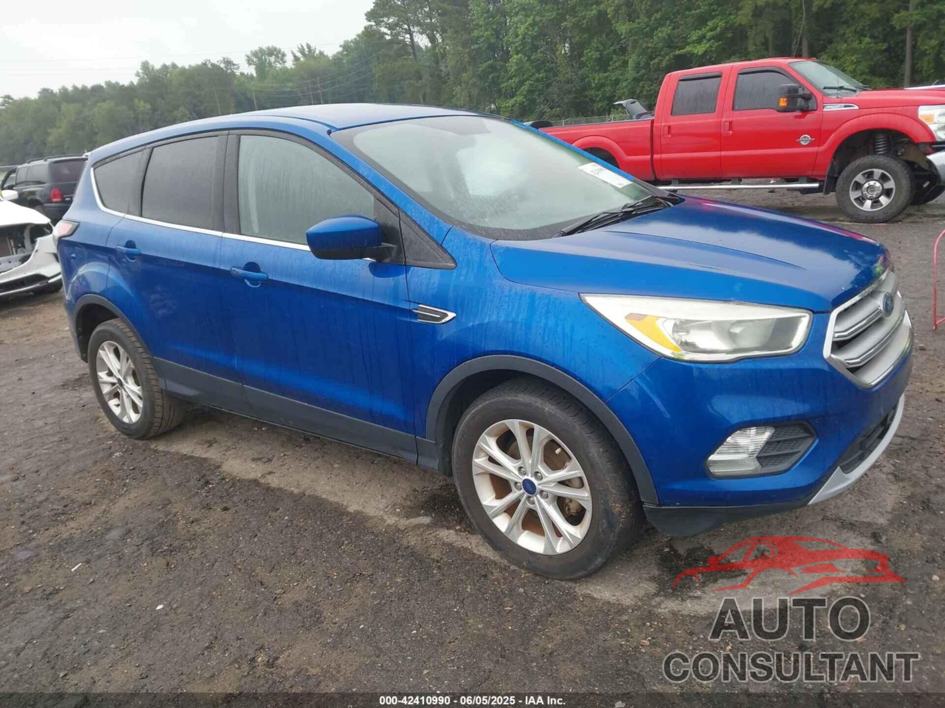 FORD ESCAPE 2017 - 1FMCU0GD0HUD03757