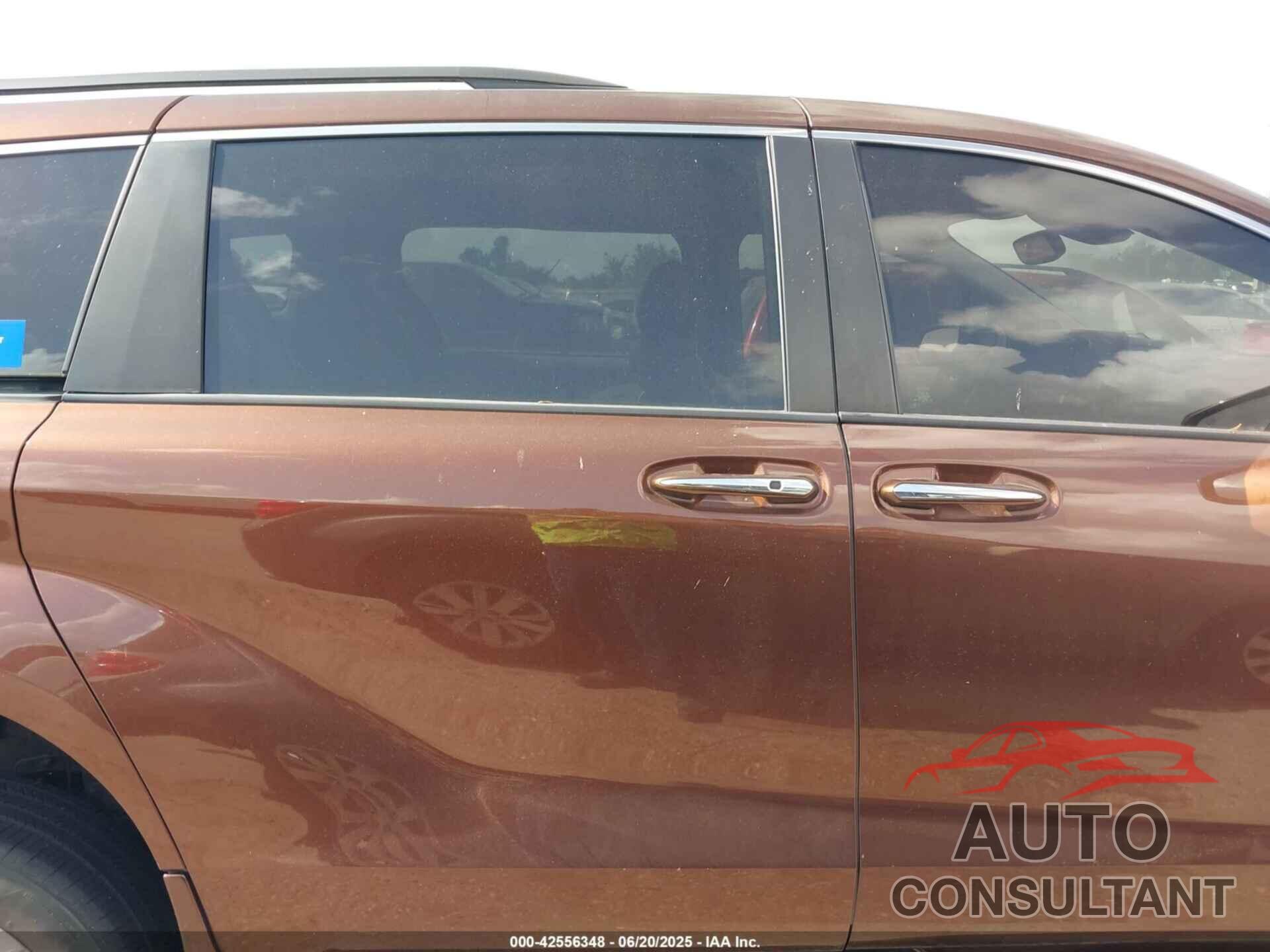 TOYOTA SIENNA 2021 - 5TDJRKEC6MS065866
