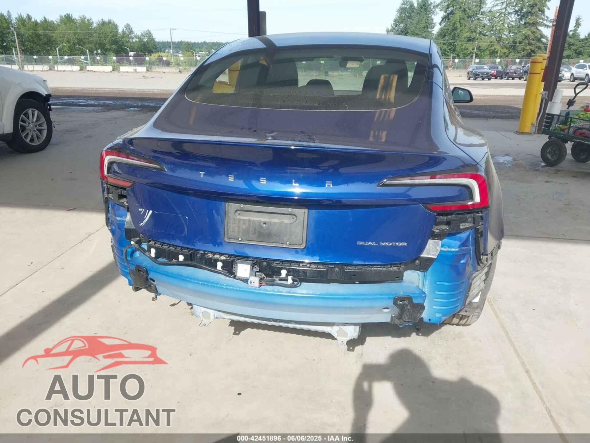 TESLA MODEL 3 2024 - 5YJ3E1EB7RF808827