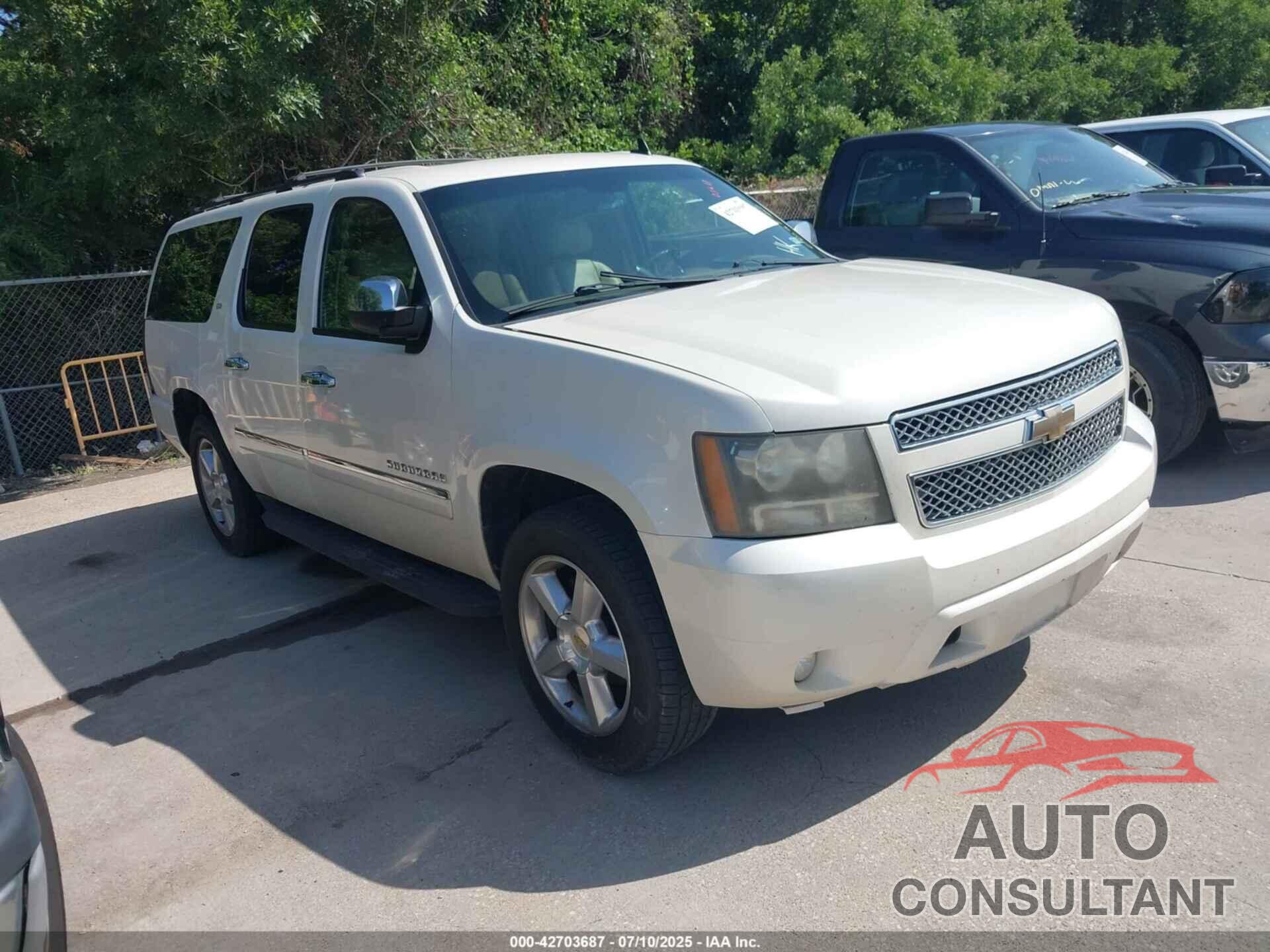 CHEVROLET SUBURBAN 1500 2011 - 1GNSCKE09BR201504