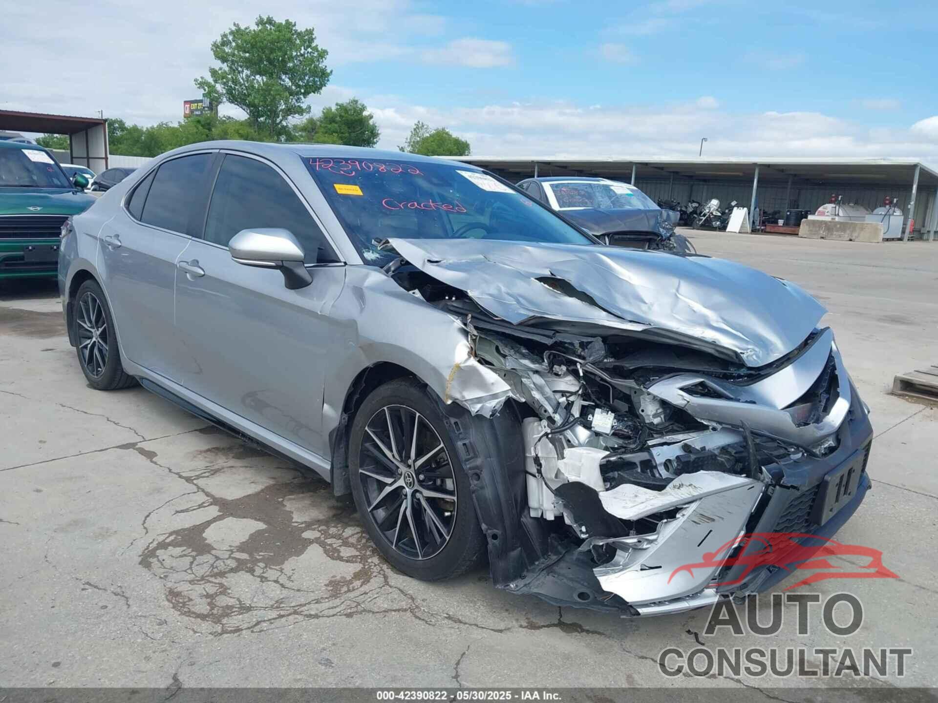 TOYOTA CAMRY 2022 - 4T1G11AK5NU069683