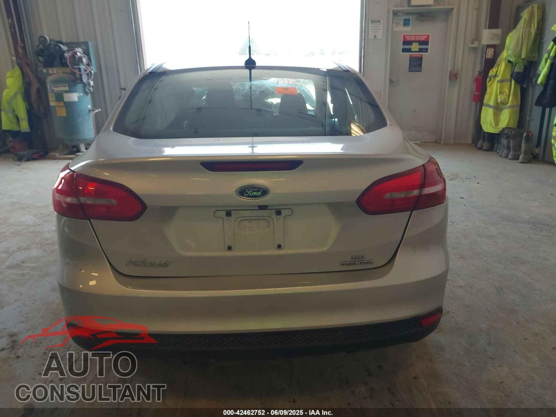 FORD FOCUS 2016 - 1FADP3F24GL268930