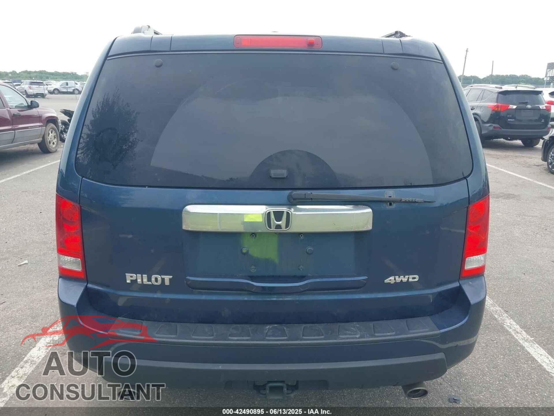 HONDA PILOT 2011 - 5FNYF4H52BB011045