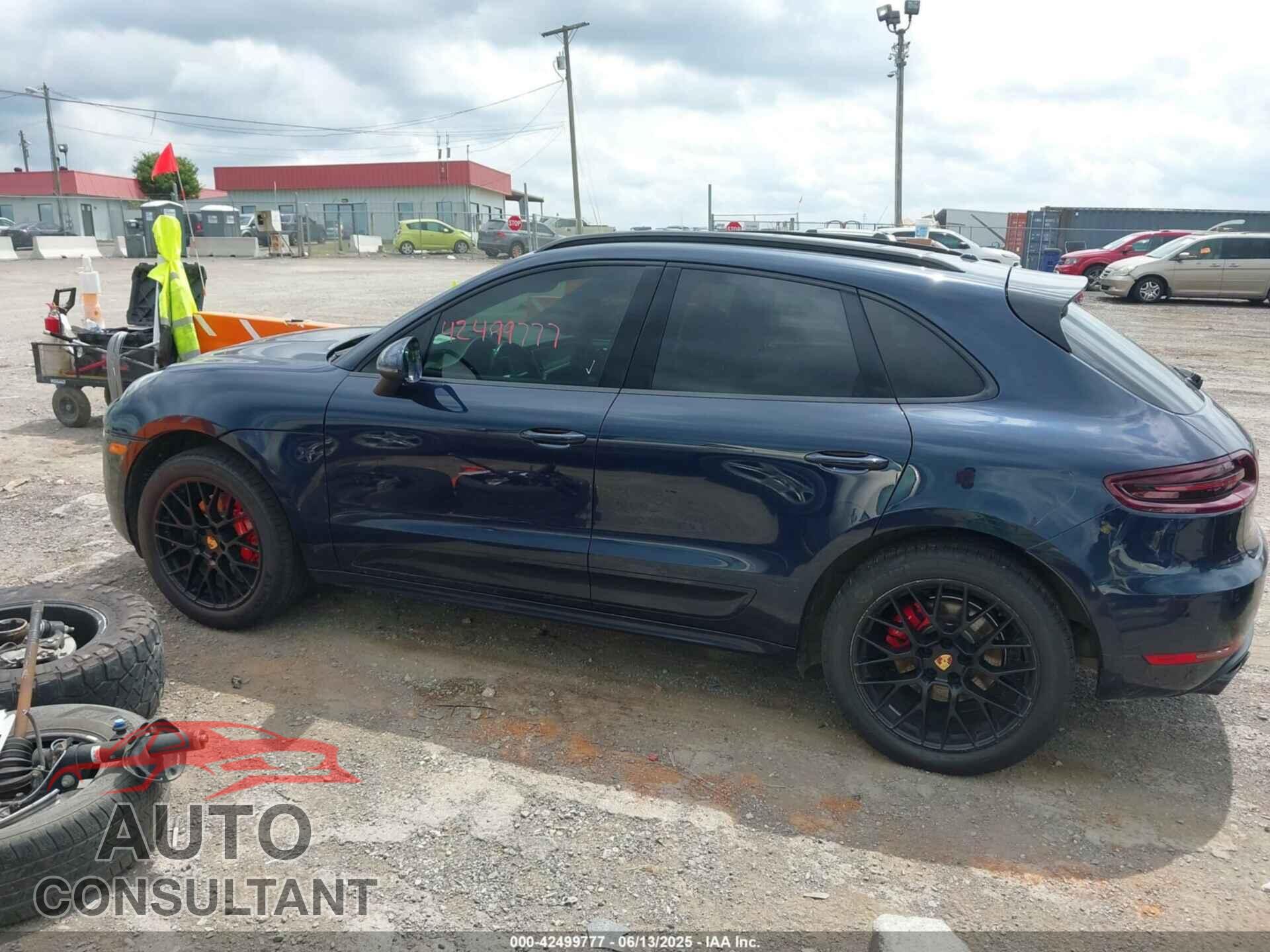 PORSCHE MACAN 2018 - WP1AG2A57JLB61921
