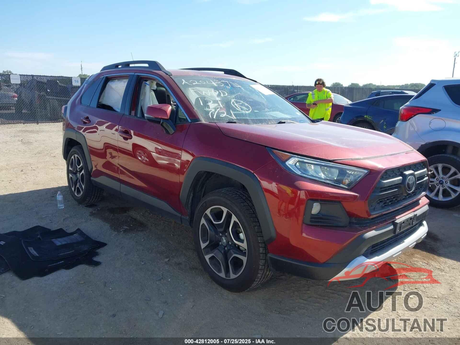 TOYOTA RAV4 2019 - 2T3J1RFV1KW028686