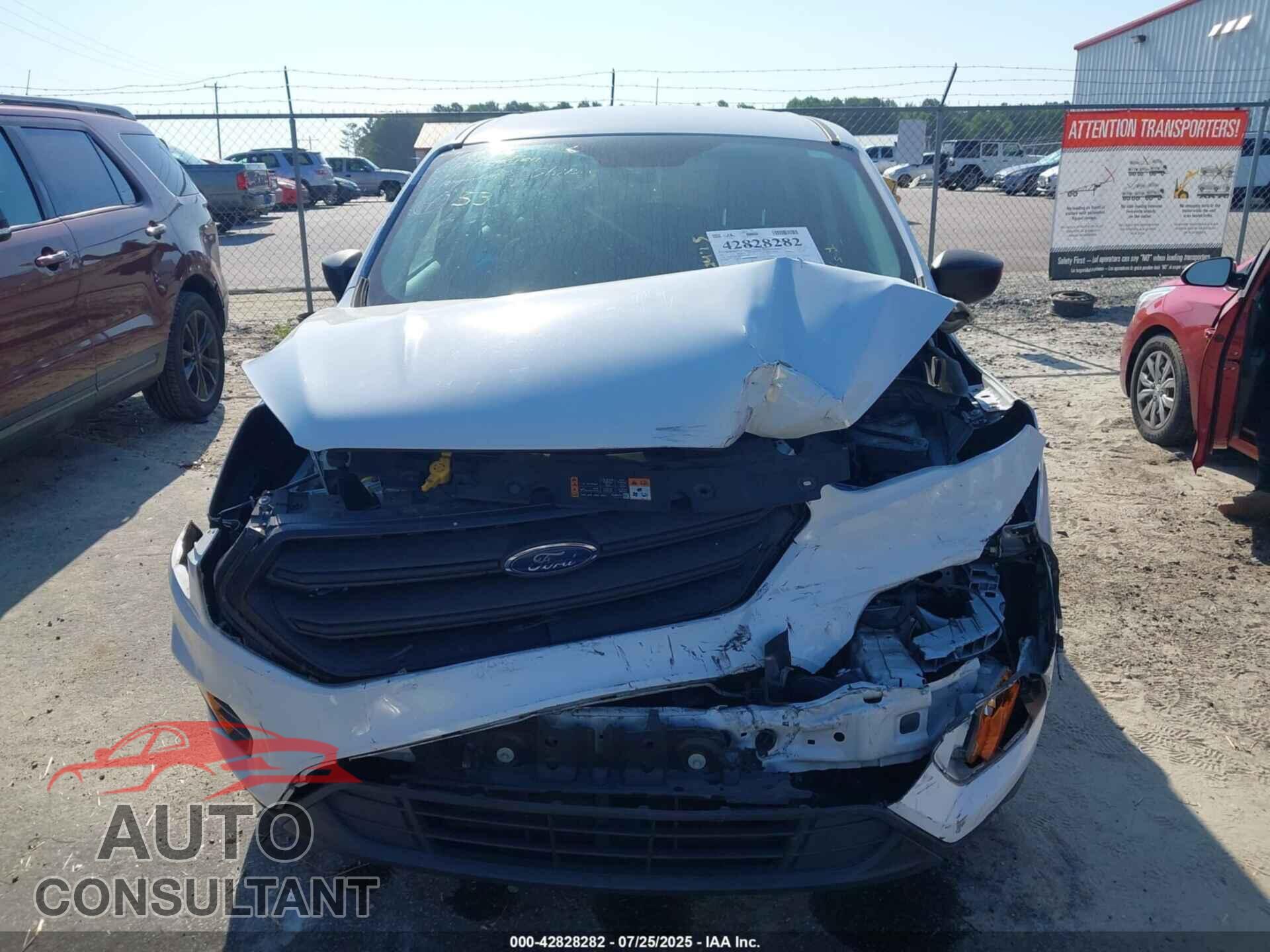 FORD ESCAPE 2017 - 1FMCU0F76HUB95706