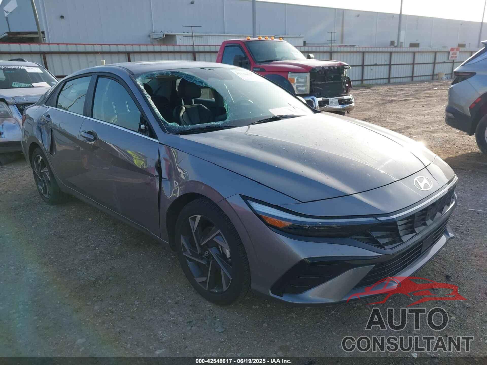 HYUNDAI ELANTRA 2024 - KMHLP4DG1RU744599