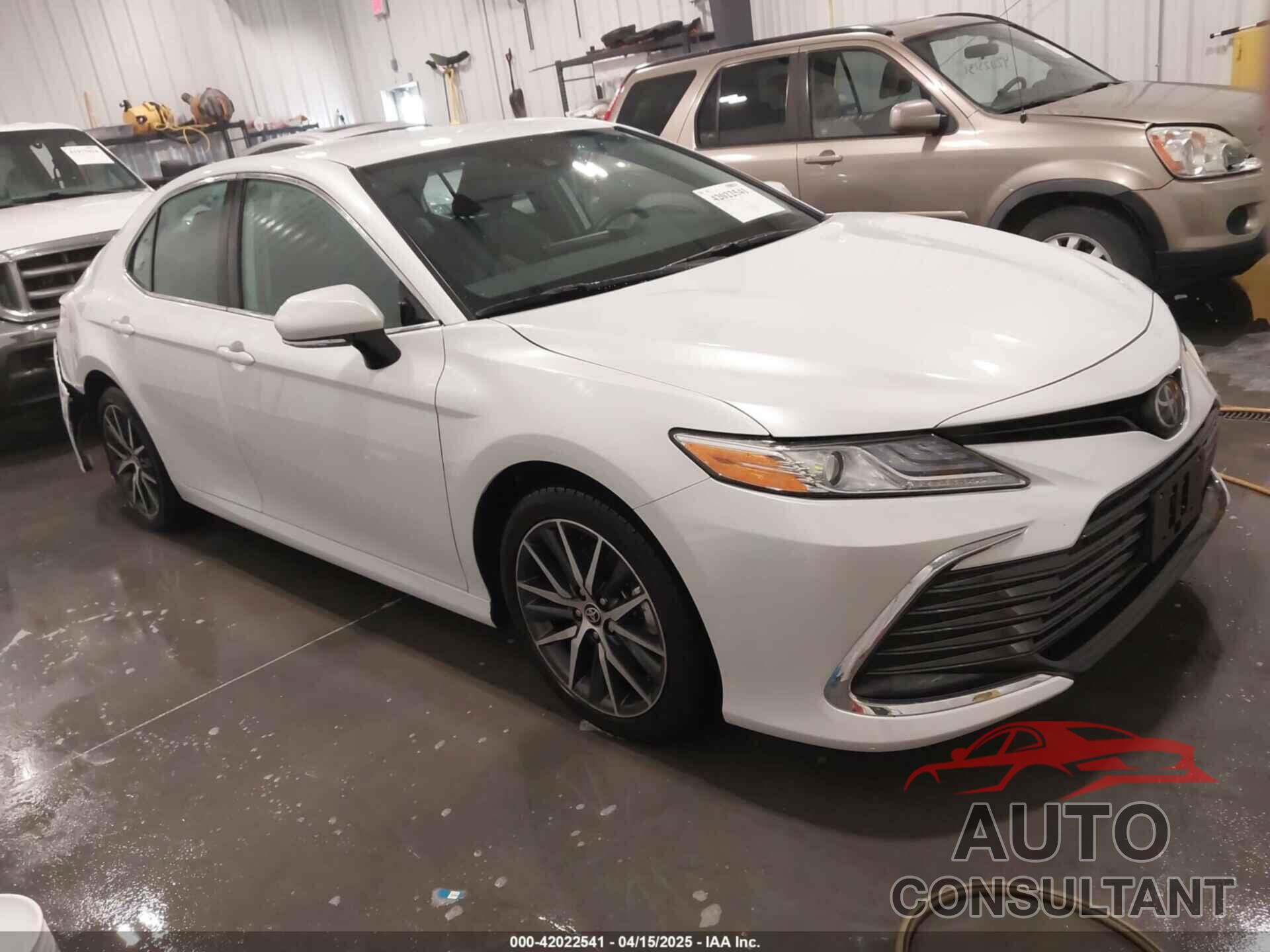 TOYOTA CAMRY 2023 - 4T1F11AK3PU170901