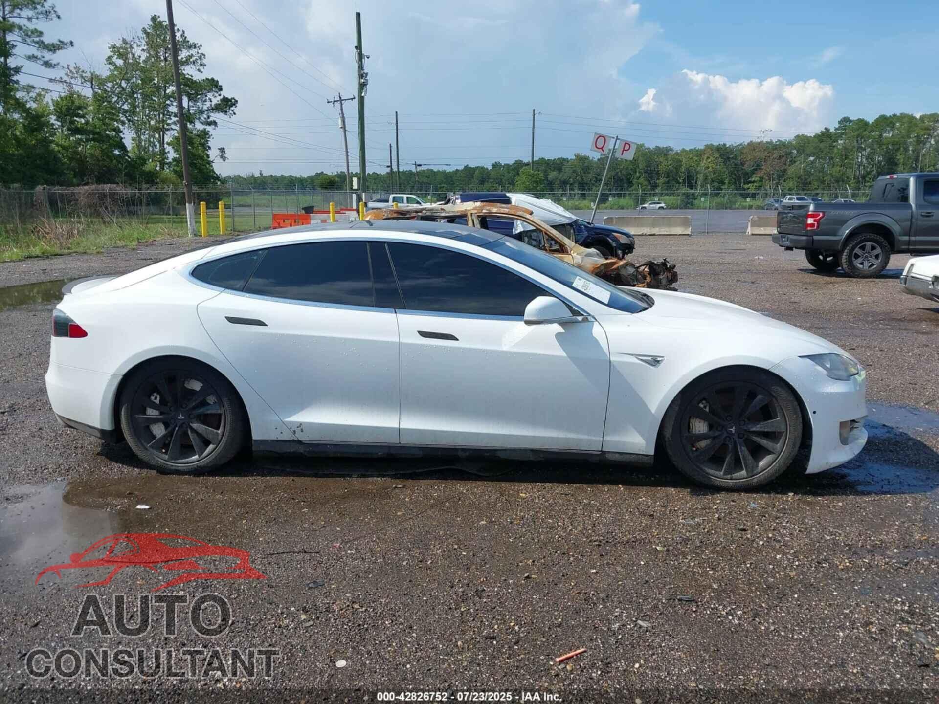 TESLA MODEL S 2014 - 5YJSA1H1XEFP40611