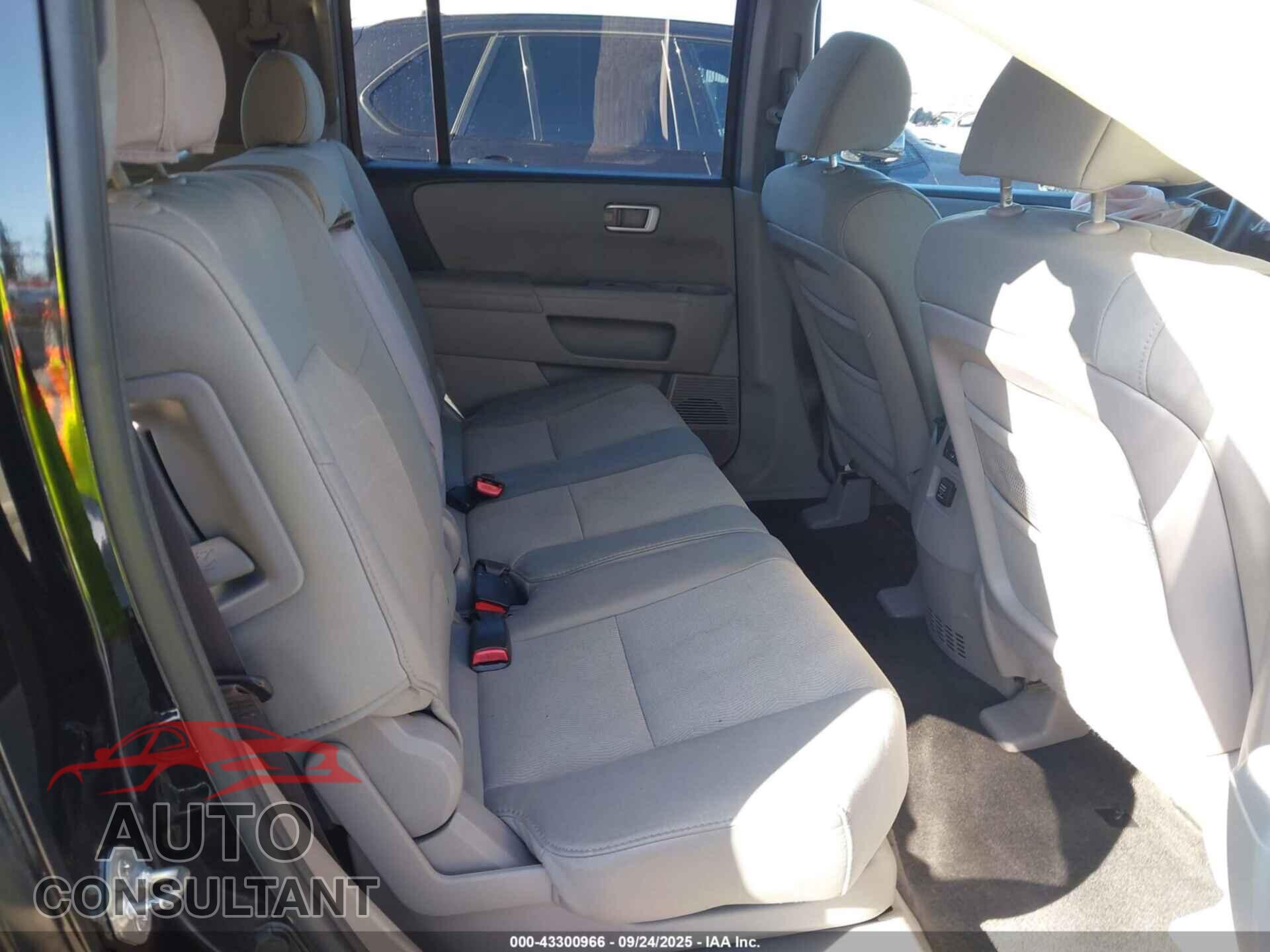 HONDA PILOT 2011 - 5FNYF3H29BB007767