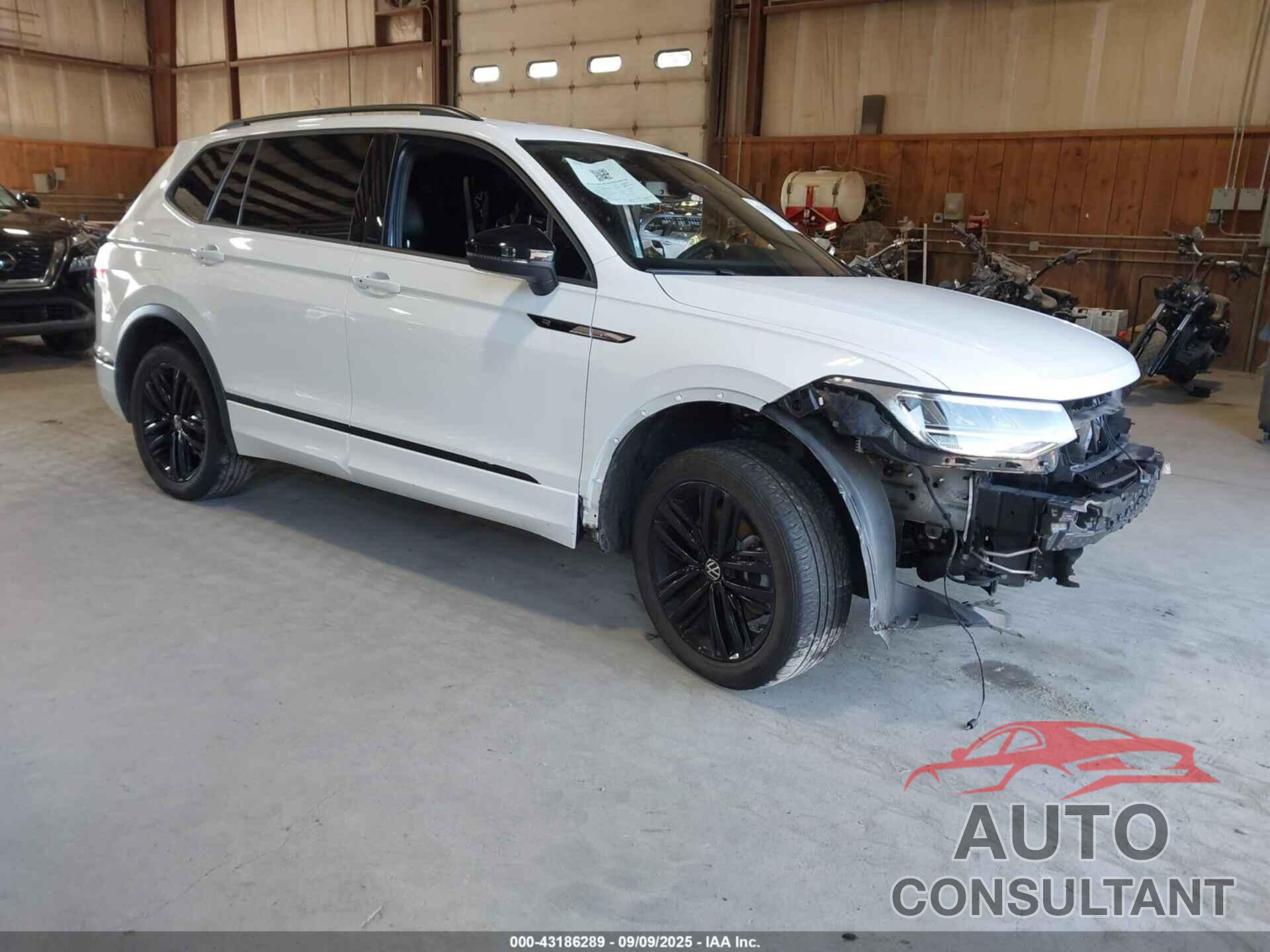 VOLKSWAGEN TIGUAN 2022 - 3VV8B7AX1NM032107