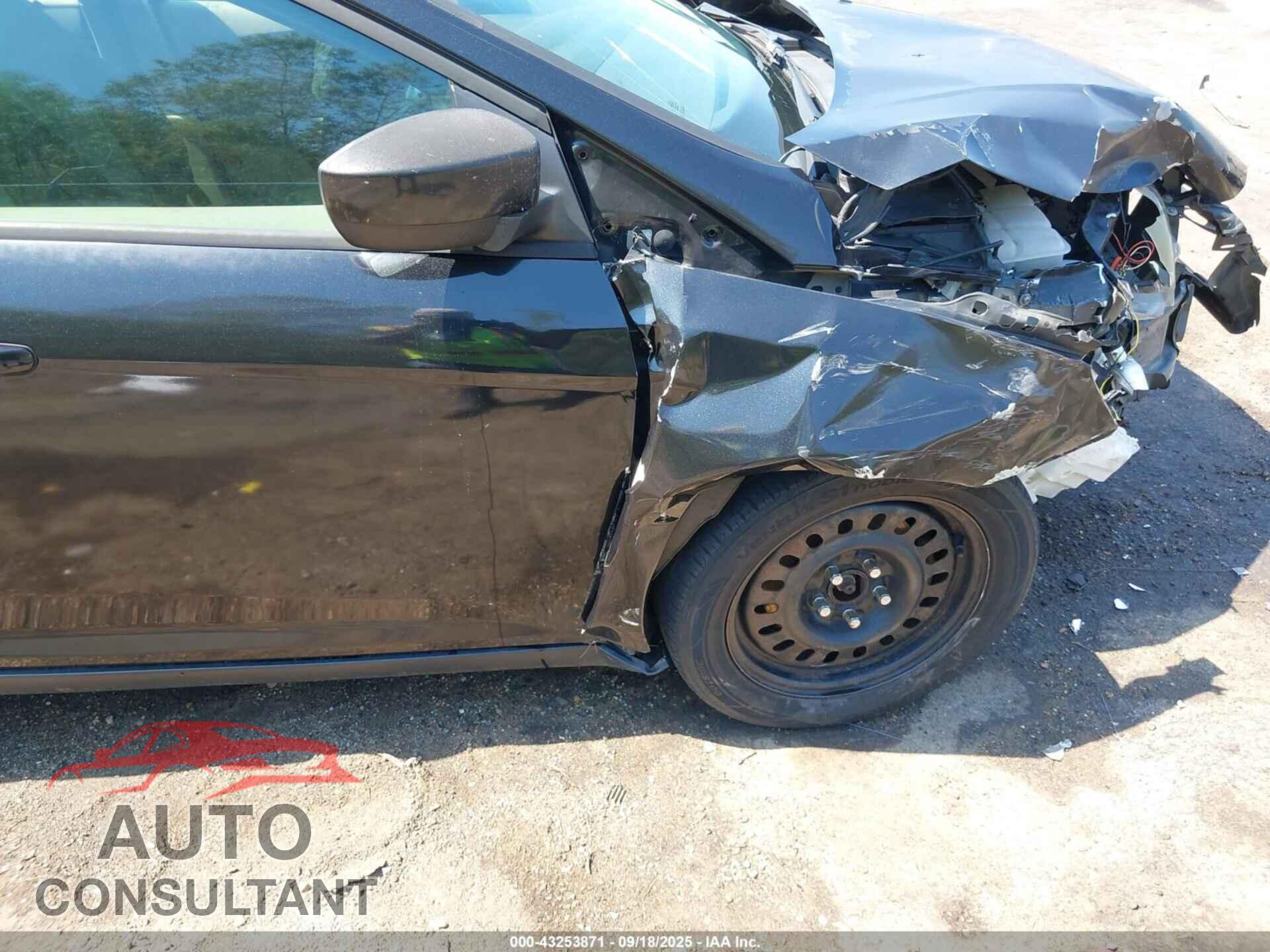 FORD FOCUS 2012 - 1FAHP3F23CL287786
