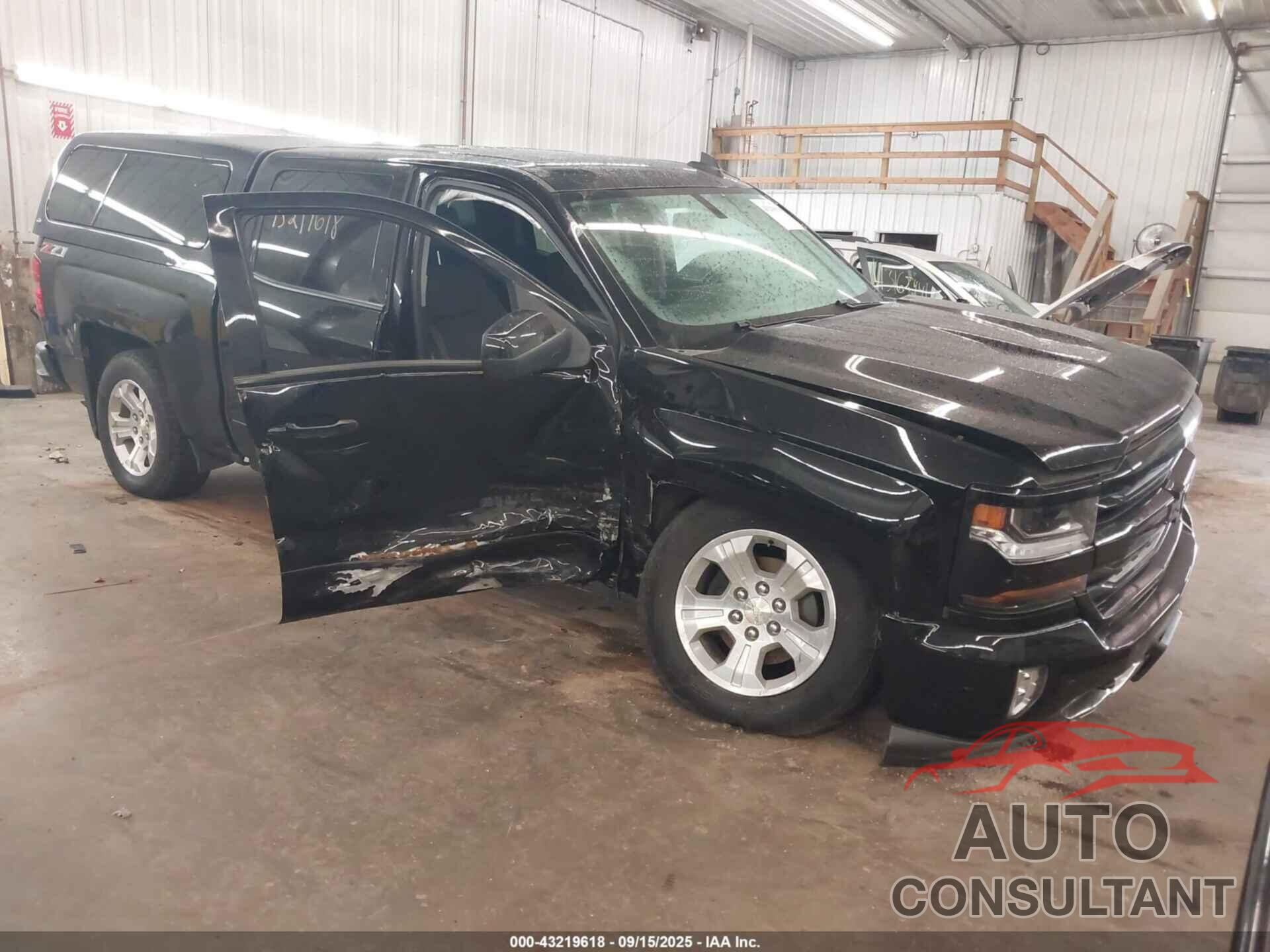 CHEVROLET SILVERADO 1500 2018 - 3GCUKREC2JG311543