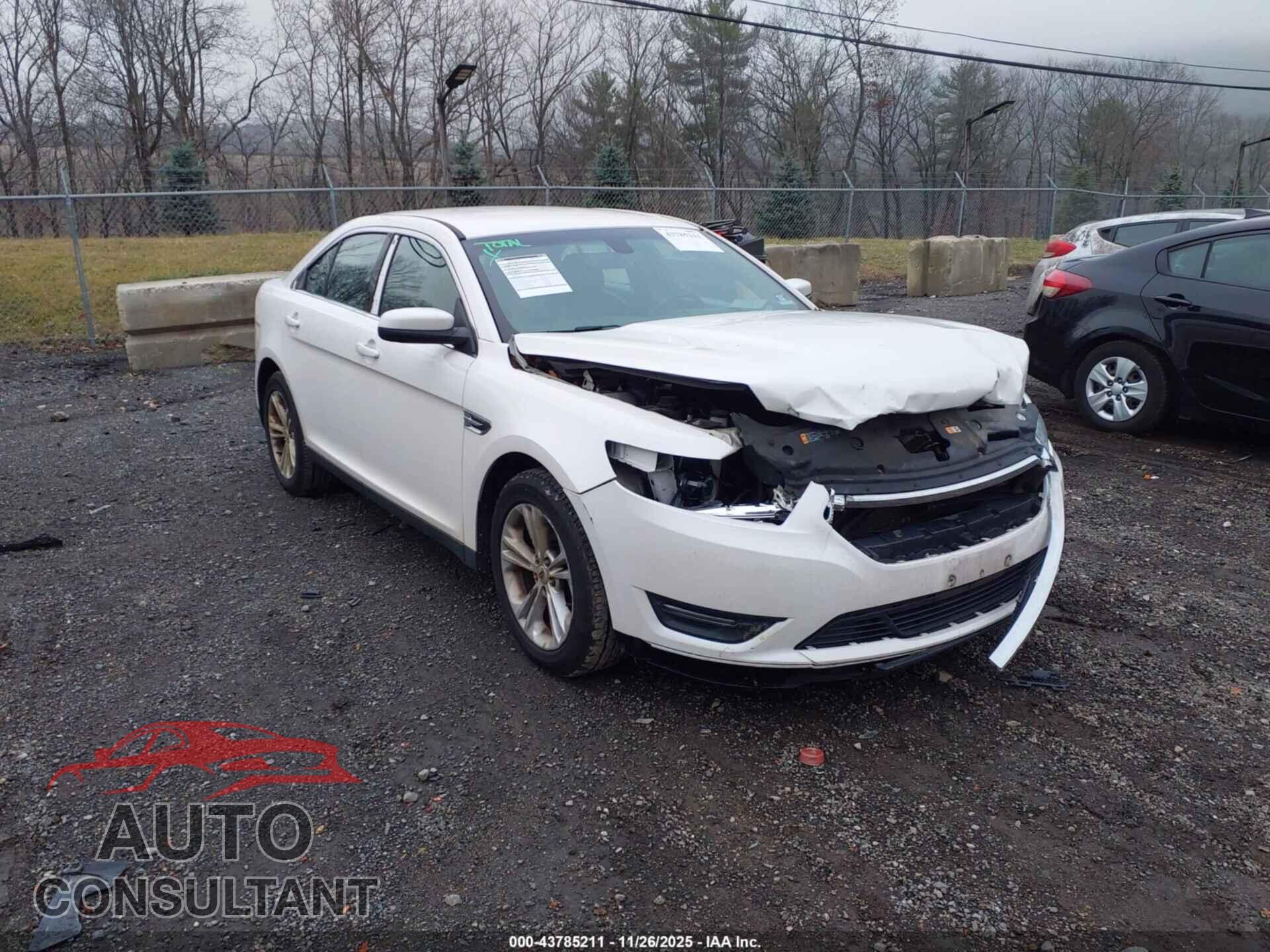 FORD TAURUS 2017 - 1FAHP2H82HG140435