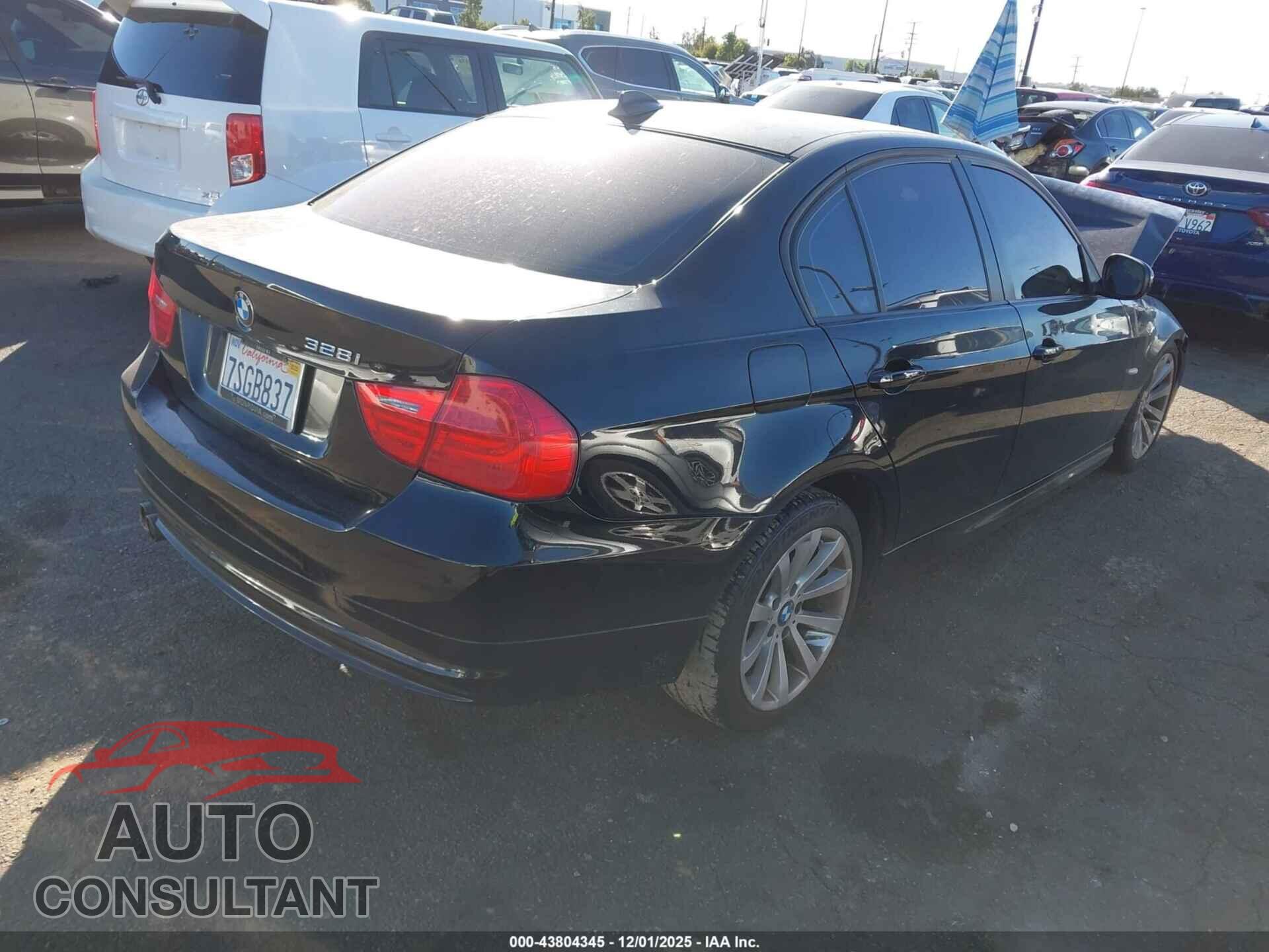BMW 328I 2011 - WBAPH5C58BA448332