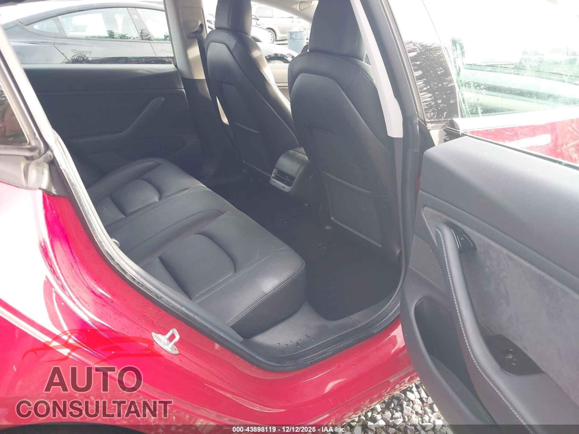 TESLA MODEL 3 2019 - 5YJ3E1EB2KF496776