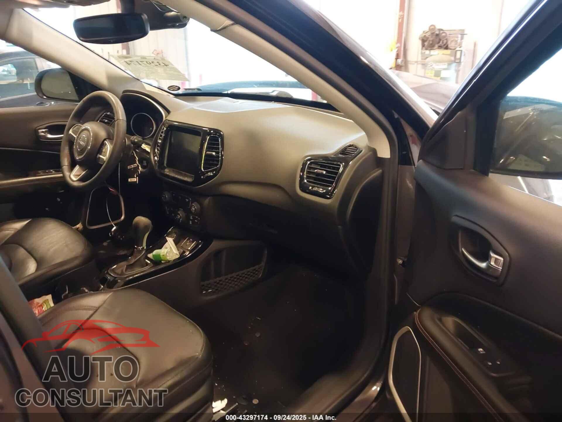 JEEP COMPASS 2019 - 3C4NJDCB1KT780880