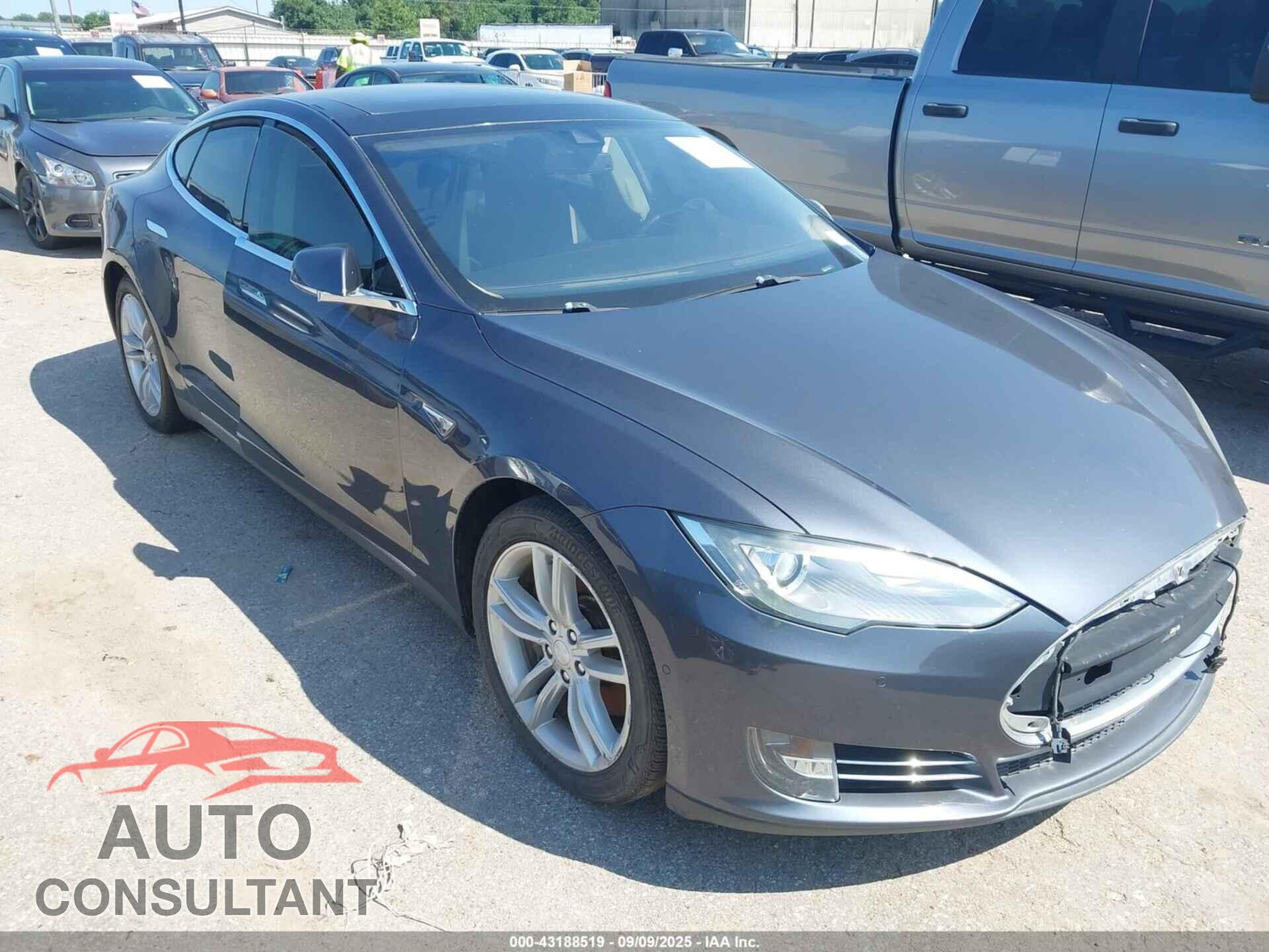 TESLA MODEL S 2014 - 5YJSA1H12EFP56351