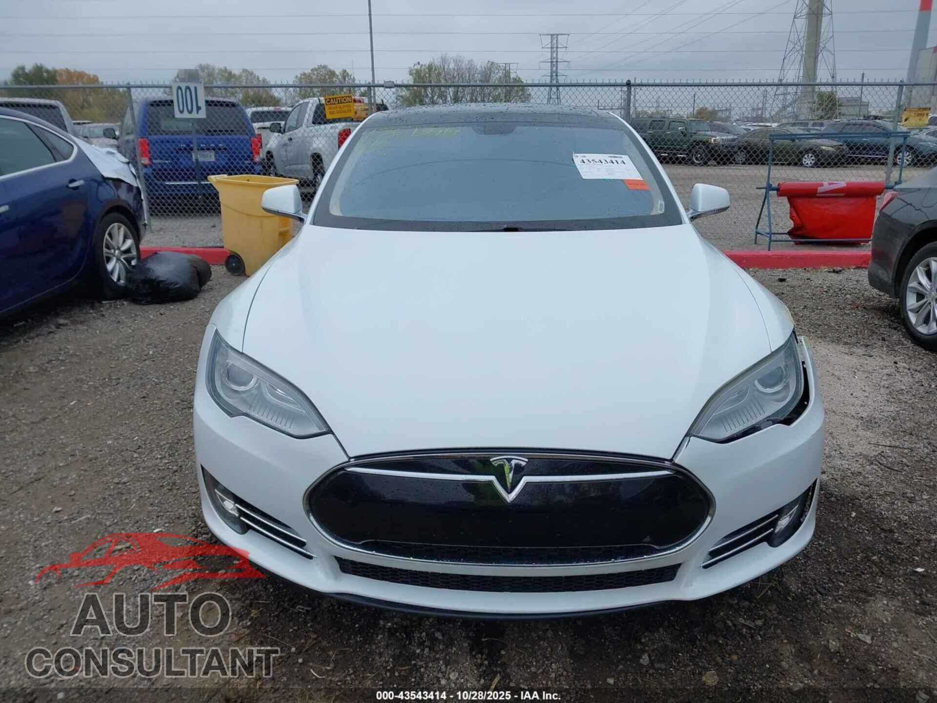 TESLA MODEL S 2013 - 5YJSA1BG8DFP11085